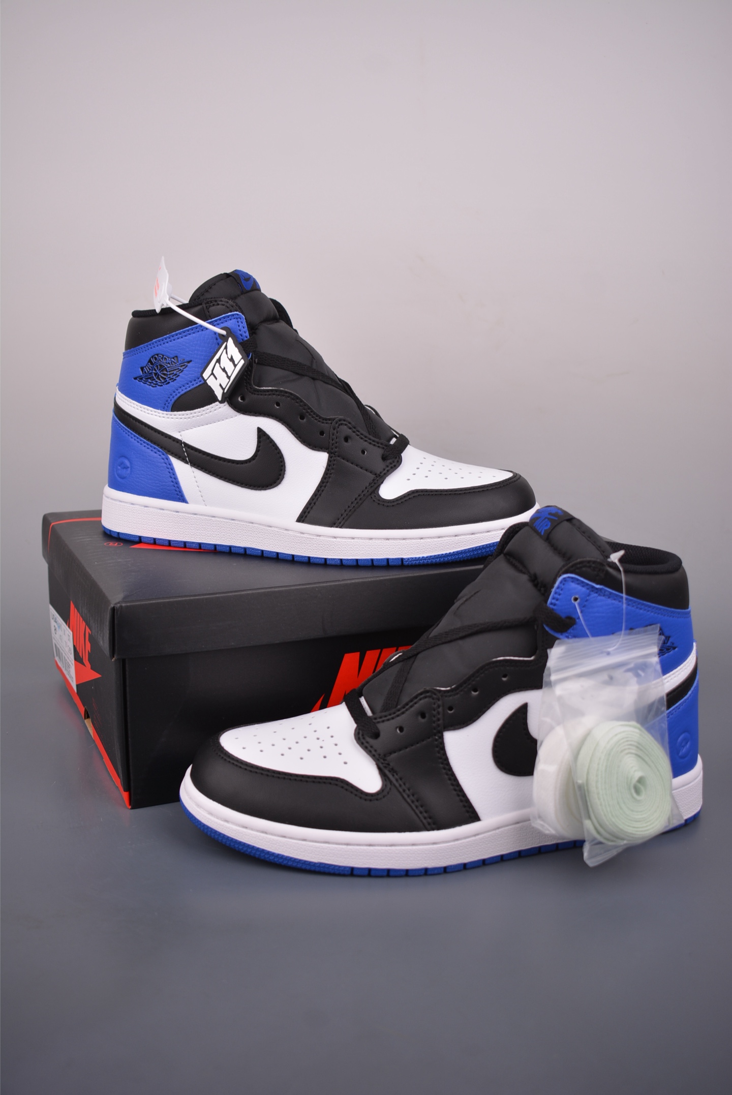 240 Jordan Air Jordan 1 High 黑白蓝 莞 716371-040