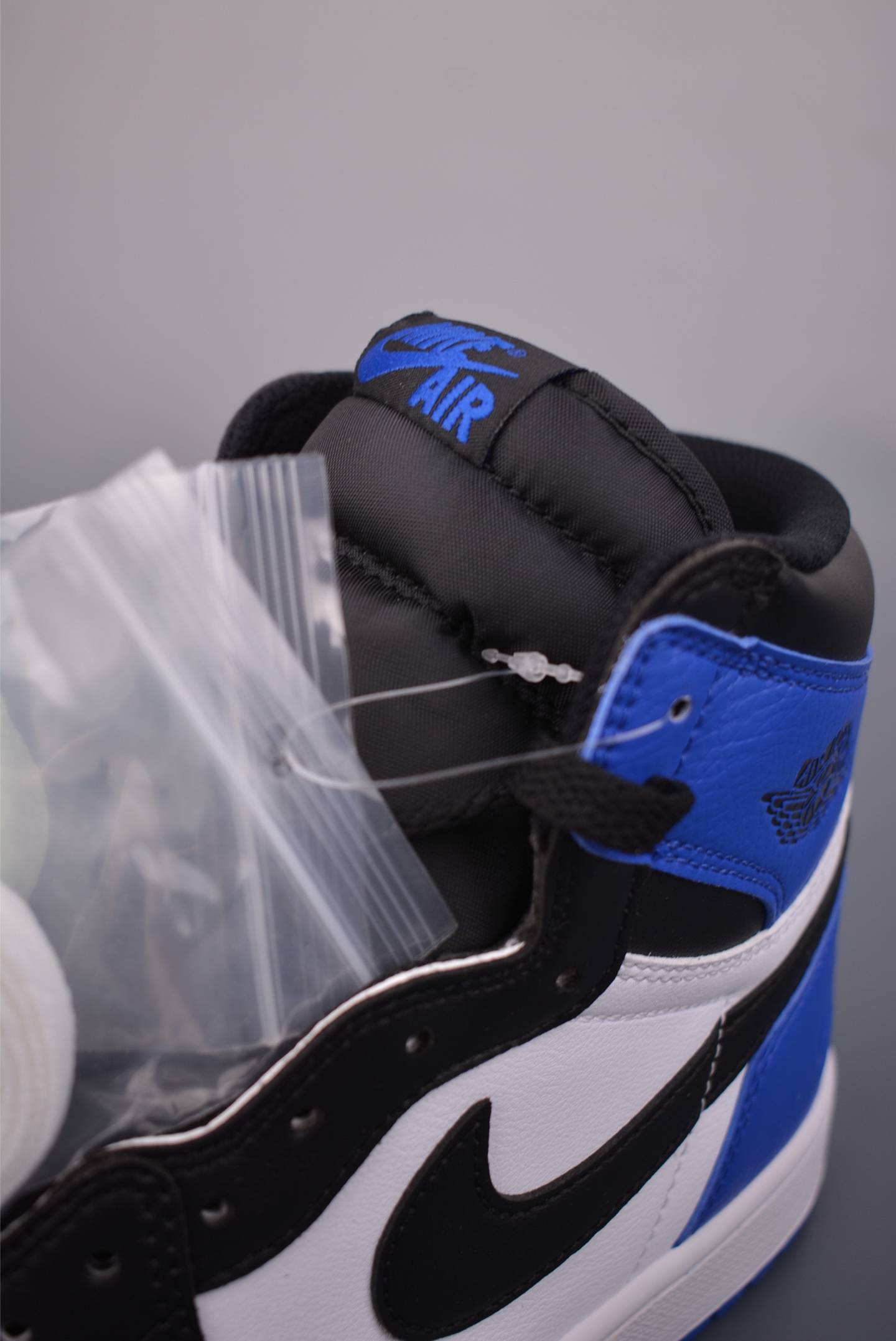 240 Jordan Air Jordan 1 High 黑白蓝 莞 716371-040
