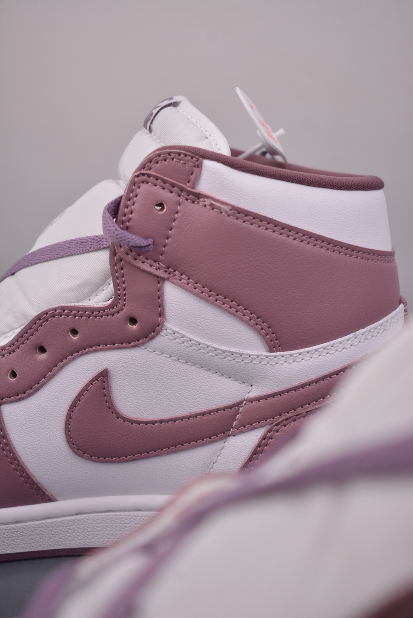 240 Jordan Air Jordan 1 High 白紫 DZ5485-105-Chinese UA Cheap High Quatity Brand Clothes Bags handbags Sneakers wholesale wholesaler seller from China Factory suppliers Fashion Clothing Shoes best Quality Beautiful Price 240 Jordan Air Jordan 1 High 白紫 DZ5485-105