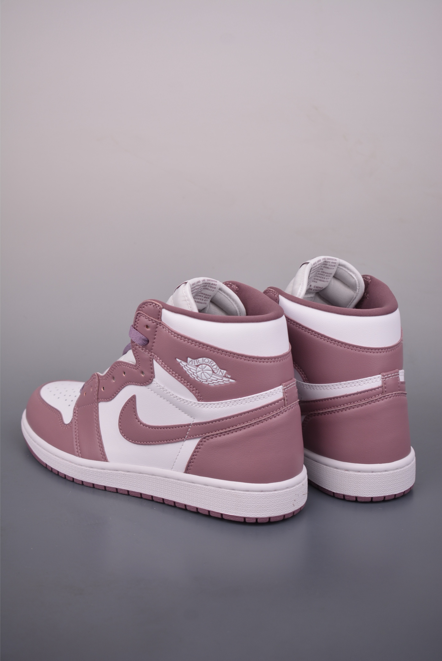 240 Jordan Air Jordan 1 High 白紫 DZ5485-105-Chinese UA Cheap High Quatity Brand Clothes Bags handbags Sneakers wholesale wholesaler seller from China Factory suppliers Fashion Clothing Shoes best Quality Beautiful Price 240 Jordan Air Jordan 1 High 白紫 DZ5485-105