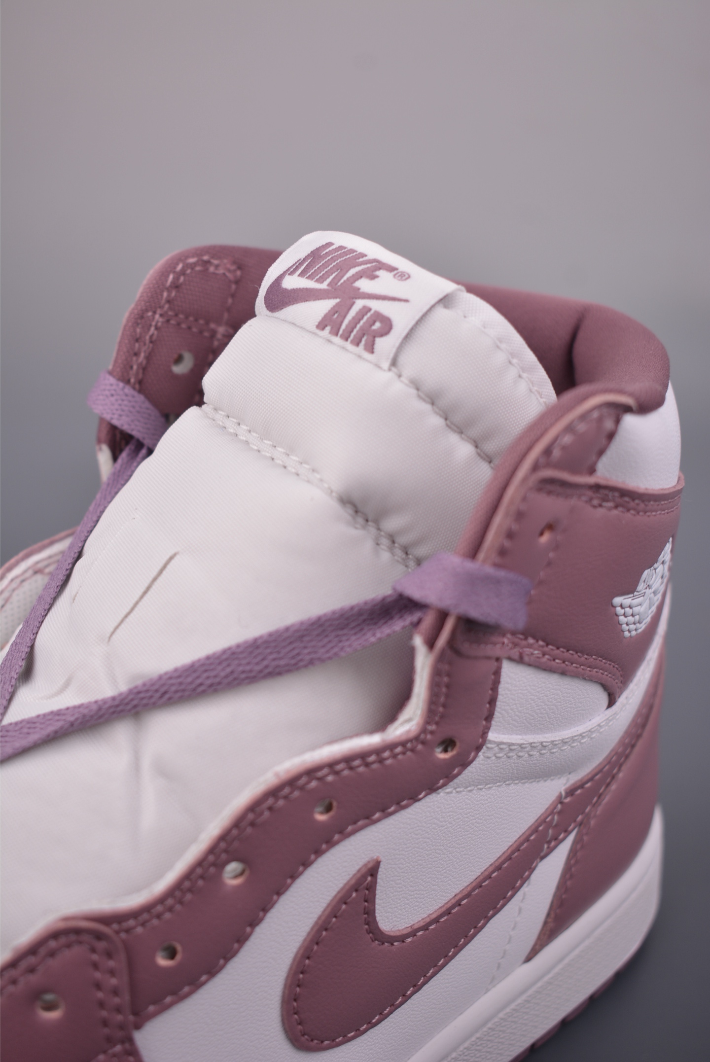 240 Jordan Air Jordan 1 High 白紫 DZ5485-105-Chinese UA Cheap High Quatity Brand Clothes Bags handbags Sneakers wholesale wholesaler seller from China Factory suppliers Fashion Clothing Shoes best Quality Beautiful Price 240 Jordan Air Jordan 1 High 白紫 DZ5485-105