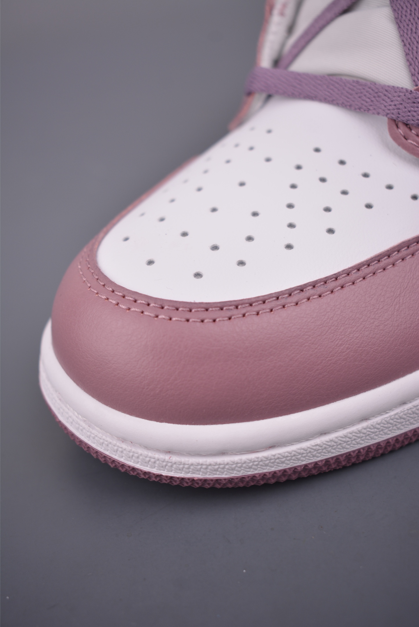240 Jordan Air Jordan 1 High 白紫 DZ5485-105-Chinese UA Cheap High Quatity Brand Clothes Bags handbags Sneakers wholesale wholesaler seller from China Factory suppliers Fashion Clothing Shoes best Quality Beautiful Price 240 Jordan Air Jordan 1 High 白紫 DZ5485-105