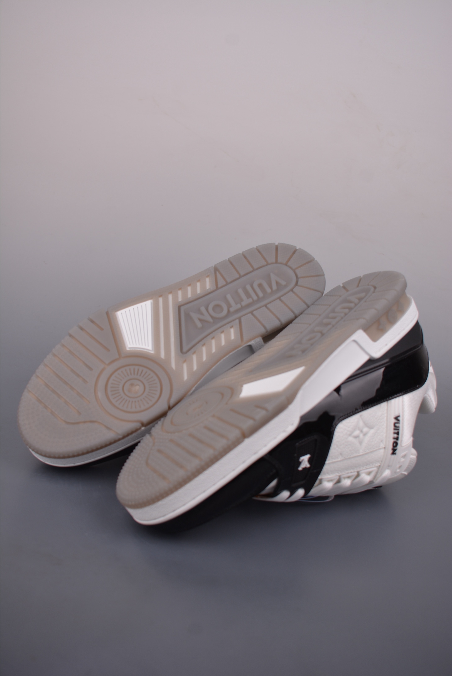 LOUIS VUITTON 路易威登 LV Trainer 顶级 NL1210-Top High Quatity Cheap Sneakers Fashion Clothing Clothes Bags handbags Shoes of all Brand wholesale With The best Quality And Beautiful Price from China Factory Chinese suppliers wholesaler seller LOUIS VUITTON 路易威登 LV Trainer 顶级 NL1210