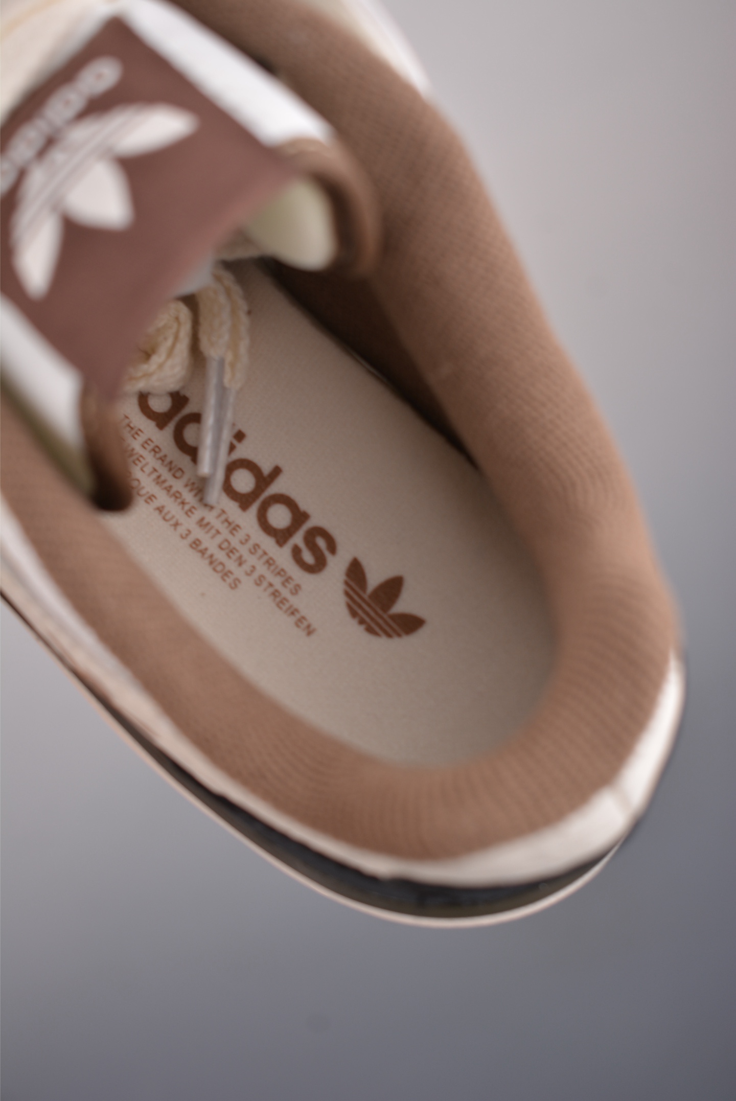 海外渠道版 原盒原标 Adidas Forum LOW CL 三叶草低邦 经典魔术贴复古板鞋 JQ8734-Top High Quatity Cheap Sneakers Fashion Clothing Clothes Bags handbags Shoes of all Brand wholesale With The best Quality And Beautiful Price from China Factory Chinese suppliers wholesaler seller 海外渠道版 原盒原标 Adidas Forum LOW CL 三叶草低邦 经典魔术贴复古板鞋 JQ8734