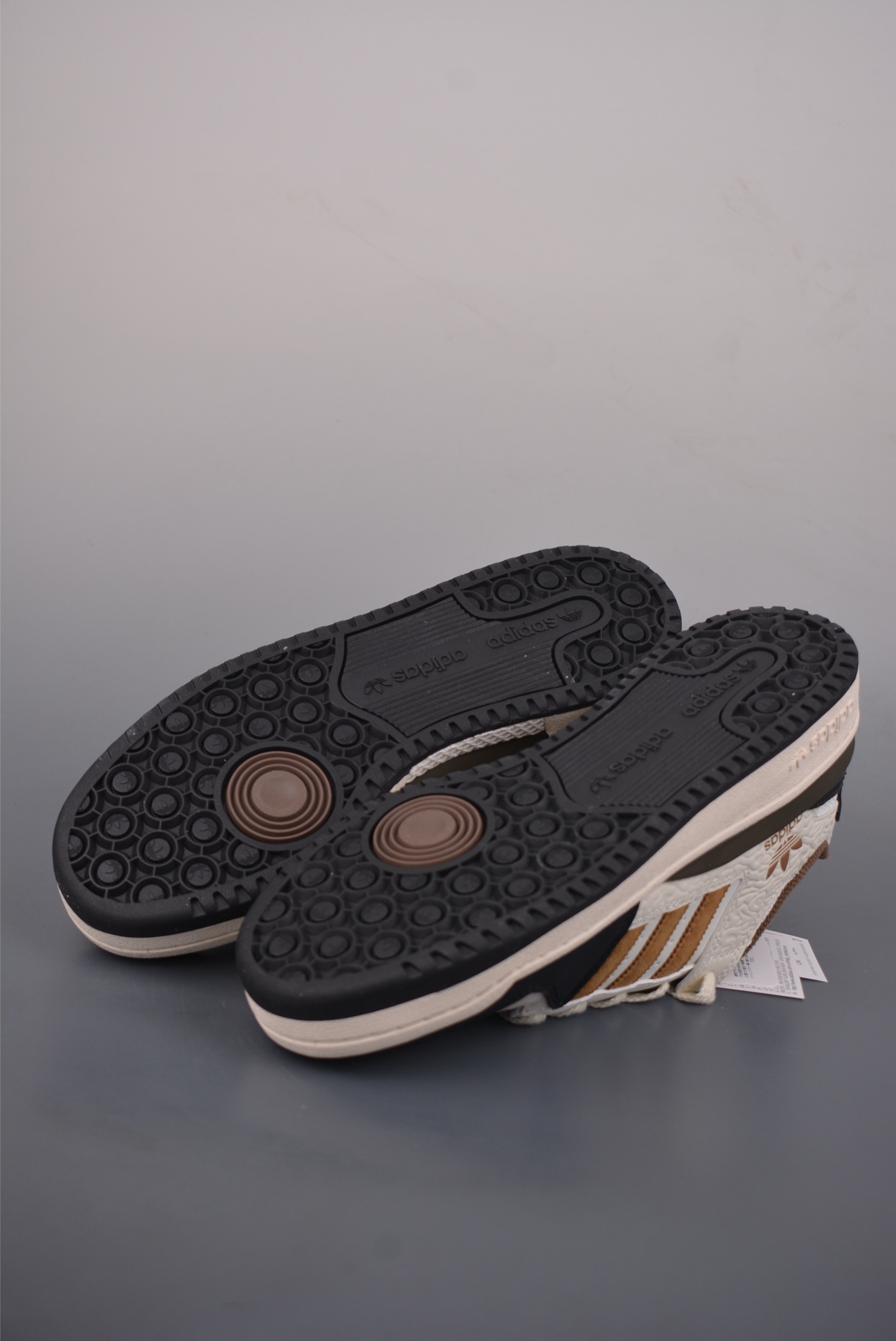 海外渠道版 原盒原标 Adidas Forum LOW CL 三叶草低邦 经典魔术贴复古板鞋 JQ8734-Top High Quatity Cheap Sneakers Fashion Clothing Clothes Bags handbags Shoes of all Brand wholesale With The best Quality And Beautiful Price from China Factory Chinese suppliers wholesaler seller 海外渠道版 原盒原标 Adidas Forum LOW CL 三叶草低邦 经典魔术贴复古板鞋 JQ8734