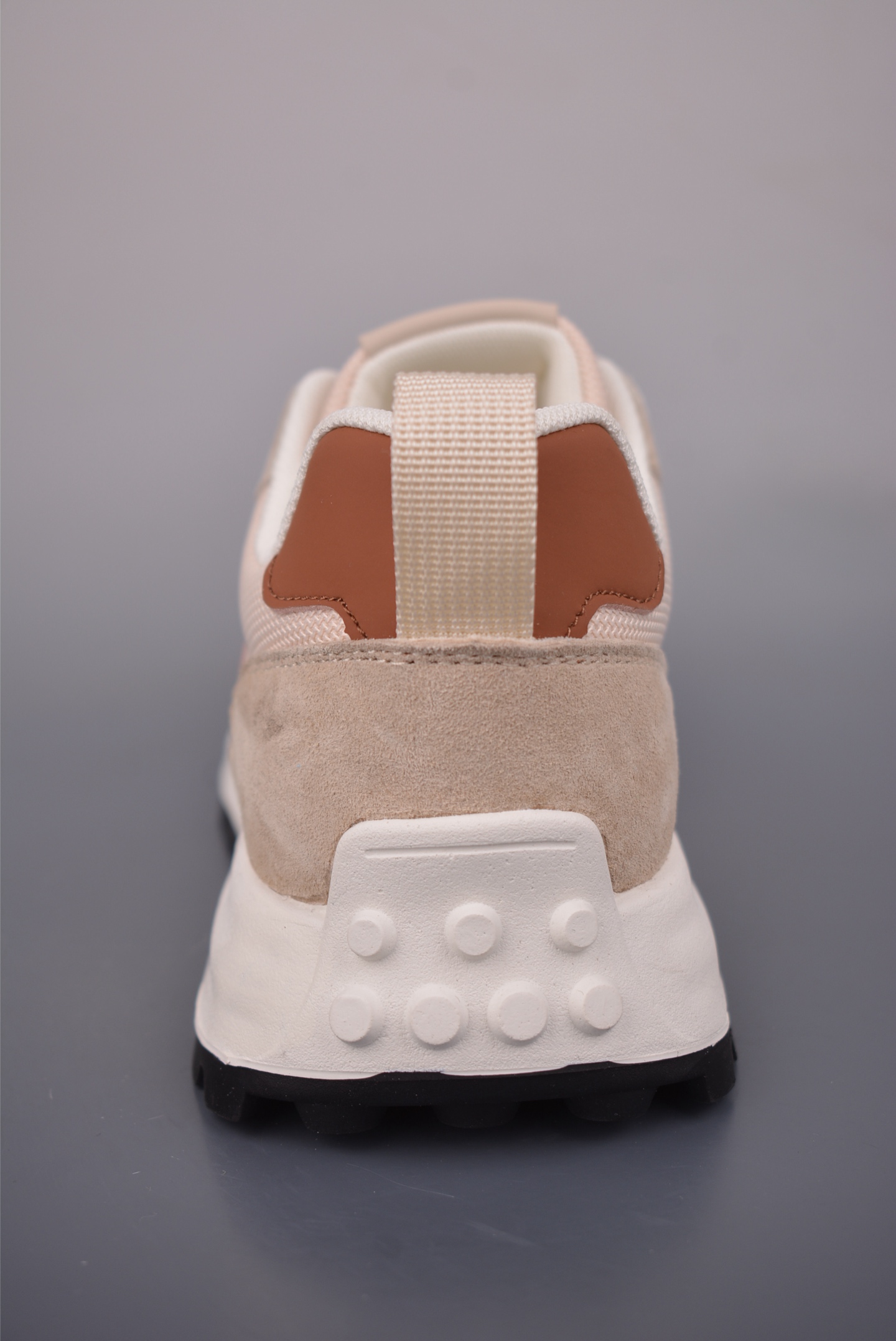 23ss FENDI芬迪潮流时尚低帮 休闲运动鞋系列 7E1493-Top High Quatity Cheap Sneakers Fashion Clothing Clothes Bags handbags Shoes of all Brand wholesale With The best Quality And Beautiful Price from China Factory Chinese suppliers wholesaler seller 23ss FENDI芬迪潮流时尚低帮 休闲运动鞋系列 7E1493