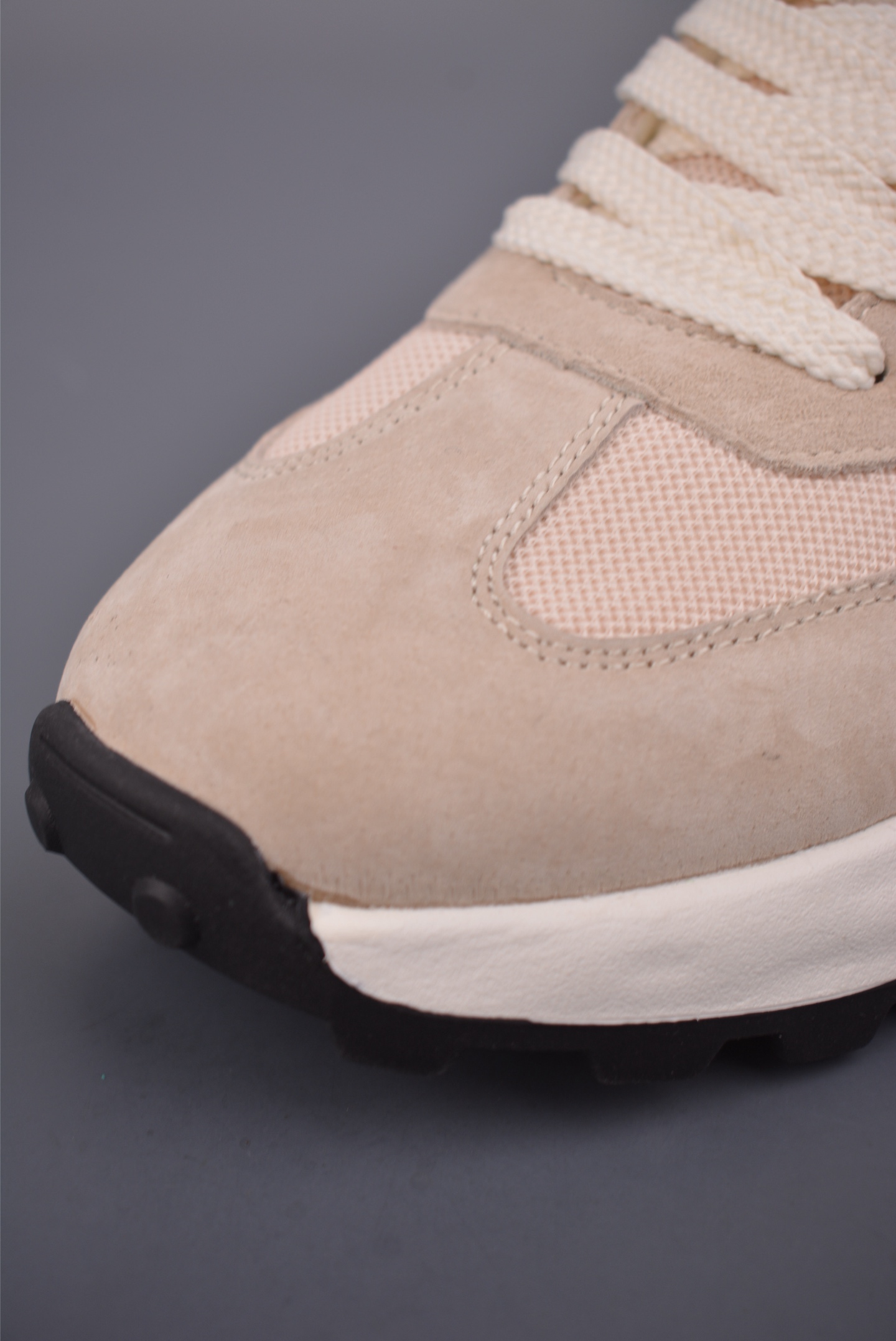 23ss FENDI芬迪潮流时尚低帮 休闲运动鞋系列 7E1493-Top High Quatity Cheap Sneakers Fashion Clothing Clothes Bags handbags Shoes of all Brand wholesale With The best Quality And Beautiful Price from China Factory Chinese suppliers wholesaler seller 23ss FENDI芬迪潮流时尚低帮 休闲运动鞋系列 7E1493