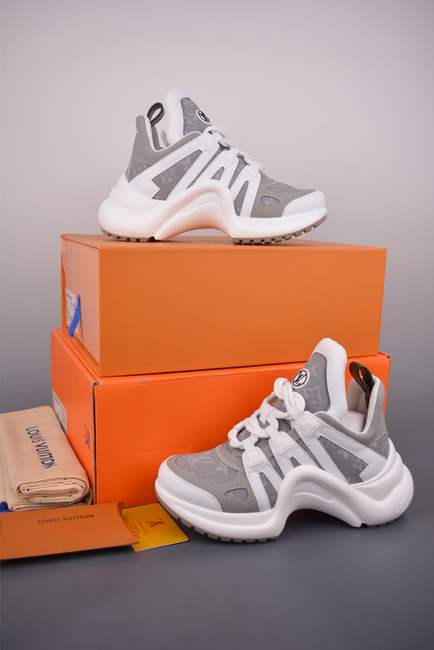 450 广奢高端货Louis Vuitton 路易威登 LV Archlight Sneakers系列 真皮拼色弓型拱桥底运动鞋 51BCOLORE-Chinese UA Cheap High Quatity Brand Clothes Bags handbags Sneakers wholesale wholesaler seller from China Factory suppliers Fashion Clothing Shoes best Quality Beautiful Price 450 广奢高端货Louis Vuitton 路易威登 LV Archlight Sneakers系列 真皮拼色弓型拱桥底运动鞋 51BCOLORE