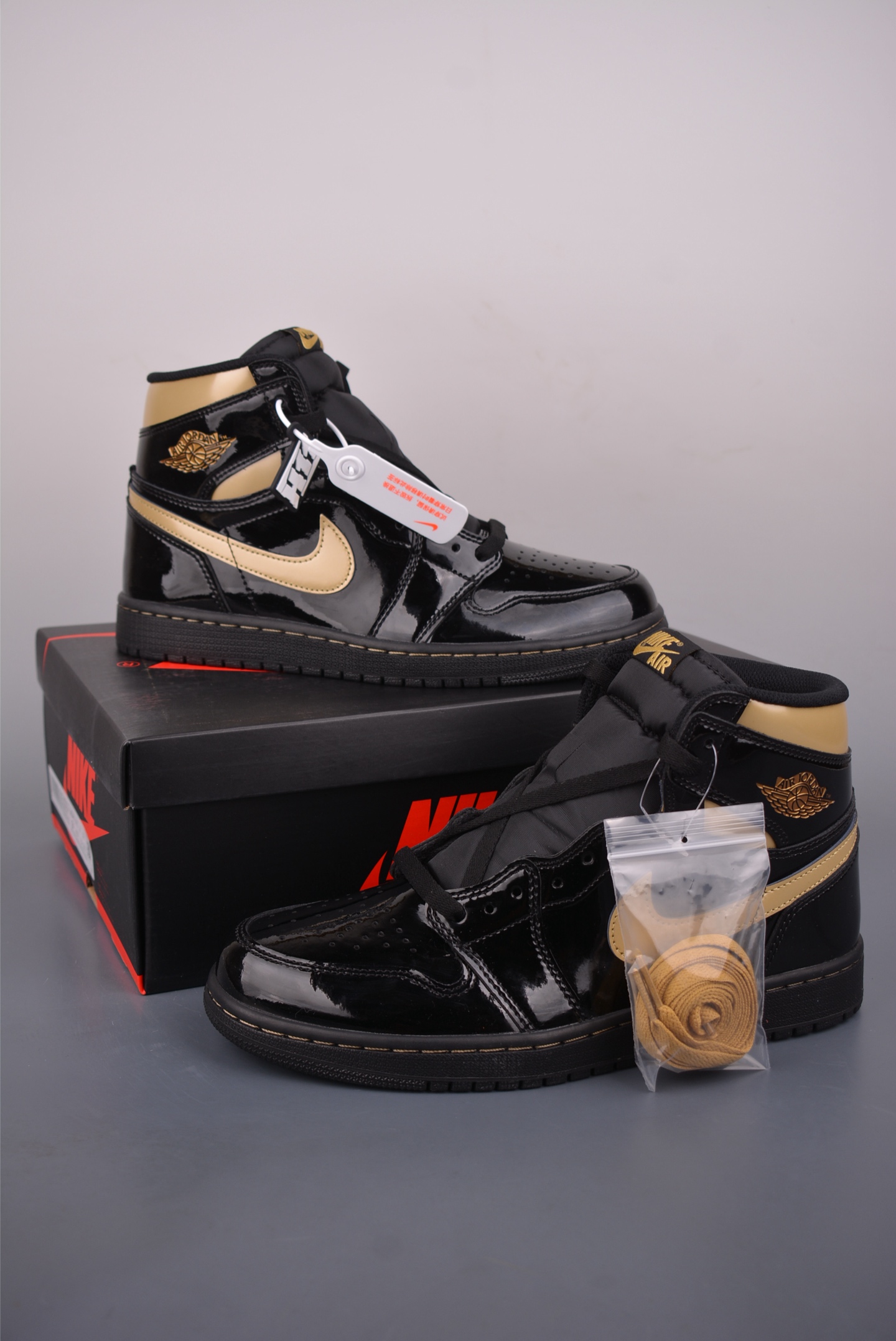 Jordan Air Jordan 1 High 黑金 莞产原底面 555088-032