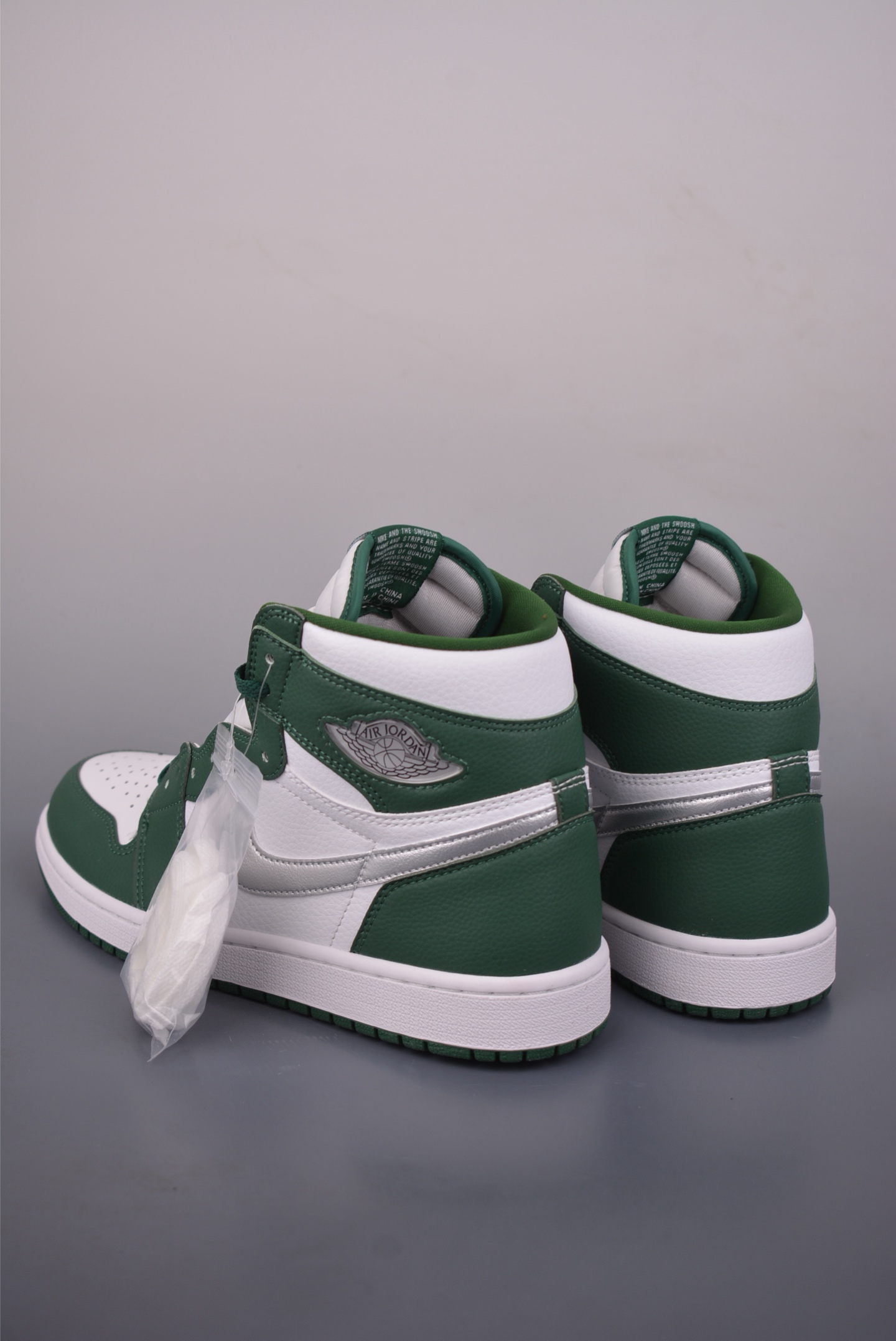 Jordan Air Jordan 1 High 白绿 莞产原底面 DZ5485-303-Top High Quatity Cheap Sneakers Fashion Clothing Clothes Bags handbags Shoes of all Brand wholesale With The best Quality And Beautiful Price from China Factory Chinese suppliers wholesaler seller Jordan Air Jordan 1 High 白绿 莞产原底面 DZ5485-303