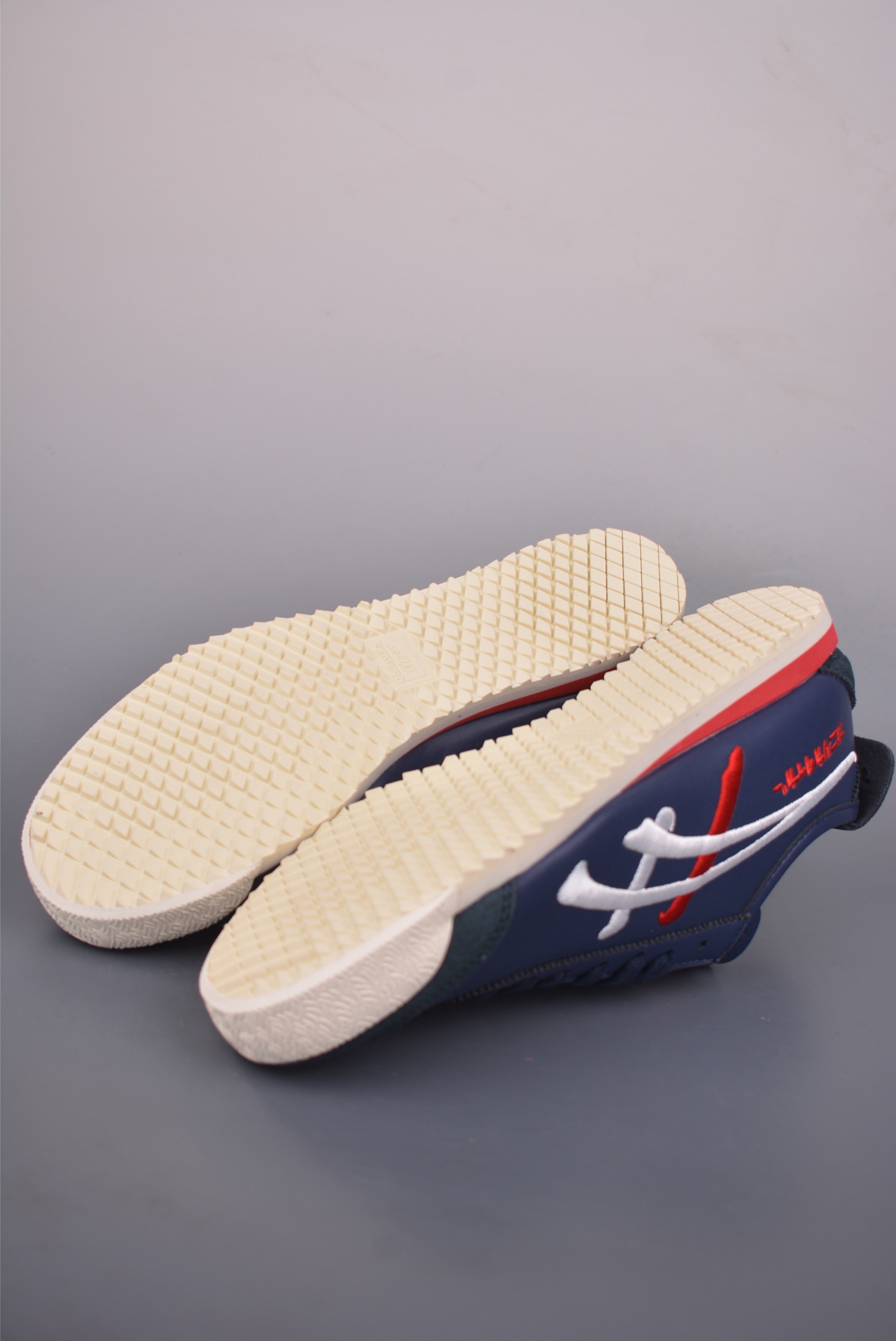 150 Asics鬼冢虎 MEXICO 66 NM 做工精赞 1183C320