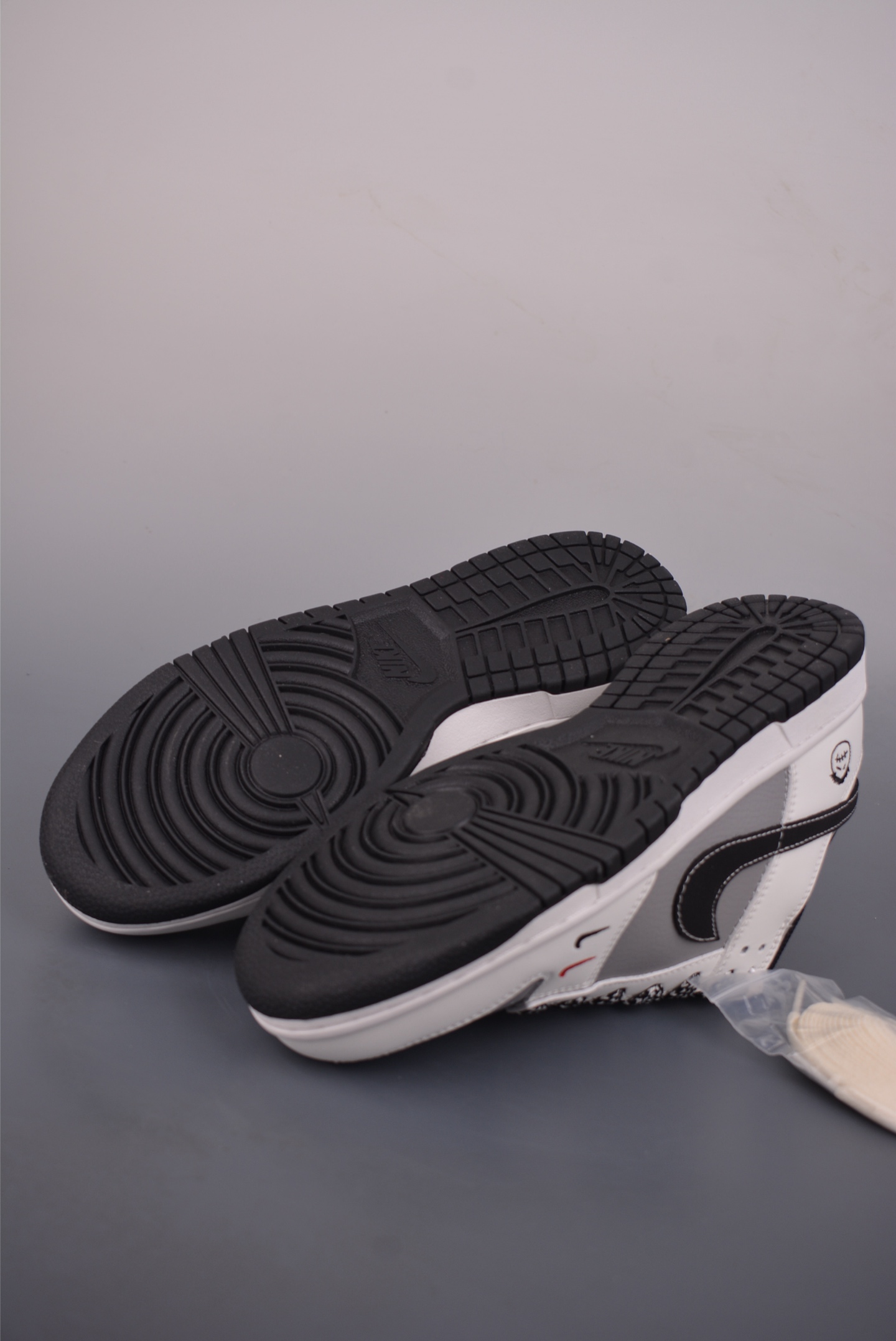 280 Nike SB Dunk Low 哭脸联名 XD6188-133-Chinese UA Cheap High Quatity Brand Clothes Bags handbags Sneakers wholesale wholesaler seller from China Factory suppliers Fashion Clothing Shoes best Quality Beautiful Price 280 Nike SB Dunk Low 哭脸联名 XD6188-133