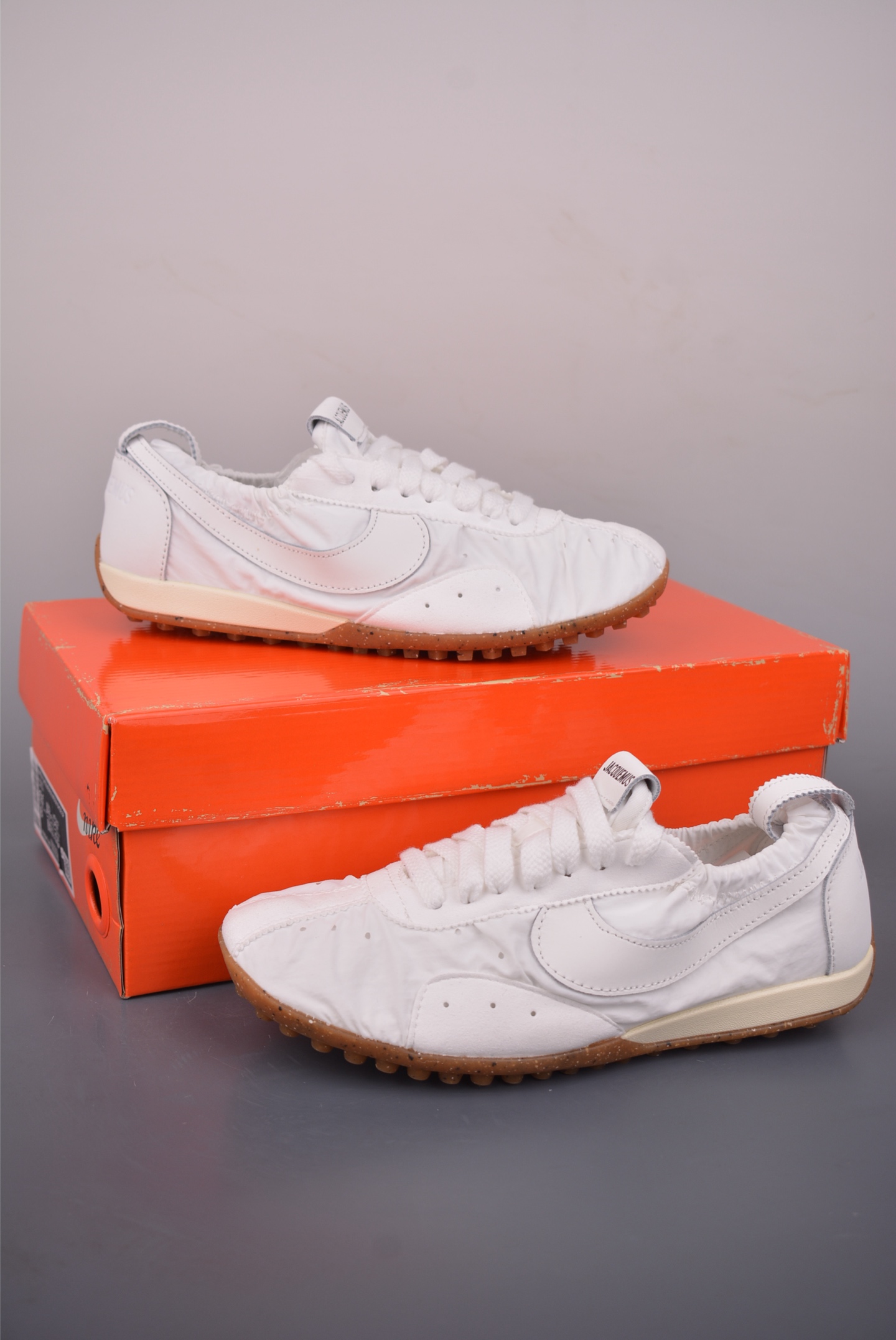 220 Jacquemus x Nike Moon Shoe SP 网红薄底低帮生活休闲鞋 HV8547-002-Chinese UA Cheap High Quatity Brand Clothes Bags handbags Sneakers wholesale wholesaler seller from China Factory suppliers Fashion Clothing Shoes best Quality Beautiful Price 220 Jacquemus x Nike Moon Shoe SP 网红薄底低帮生活休闲鞋 HV8547-002