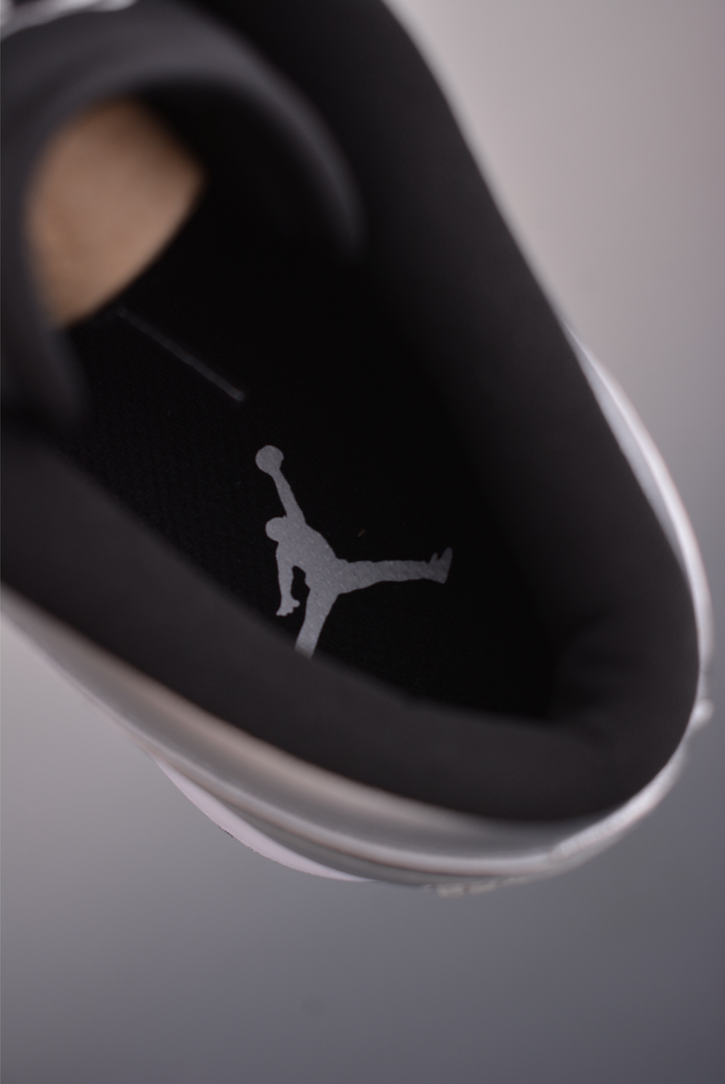 180 Air Jordan 1 Low 白银黑 AJ1乔1低帮休闲板鞋 IR2278-100-Chinese UA Cheap High Quatity Brand Clothes Bags handbags Sneakers wholesale wholesaler seller from China Factory suppliers Fashion Clothing Shoes best Quality Beautiful Price 180 Air Jordan 1 Low 白银黑 AJ1乔1低帮休闲板鞋 IR2278-100
