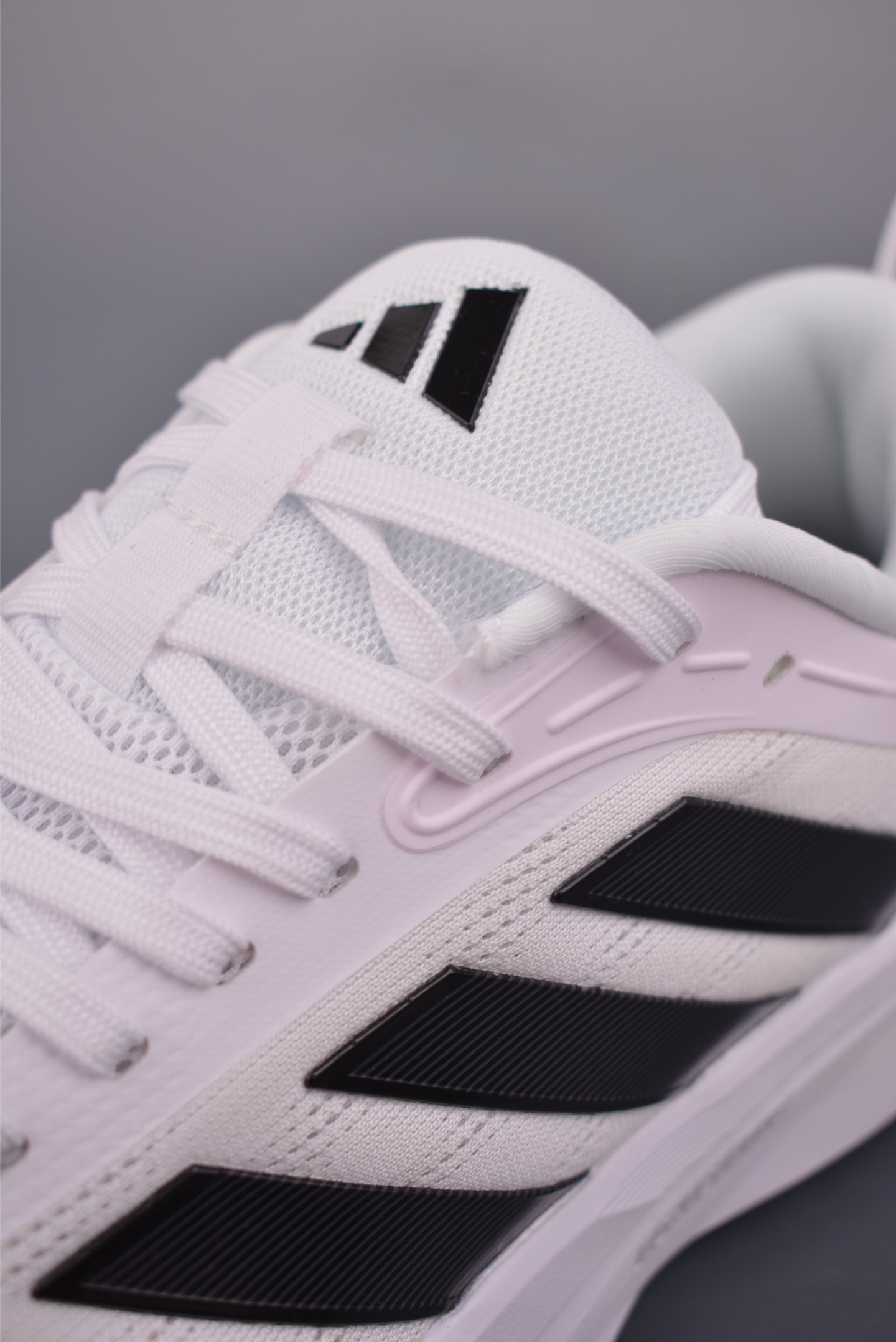 180 adidas TERREX FREEHIKER LT 硬核的薄底徒步鞋 D26886