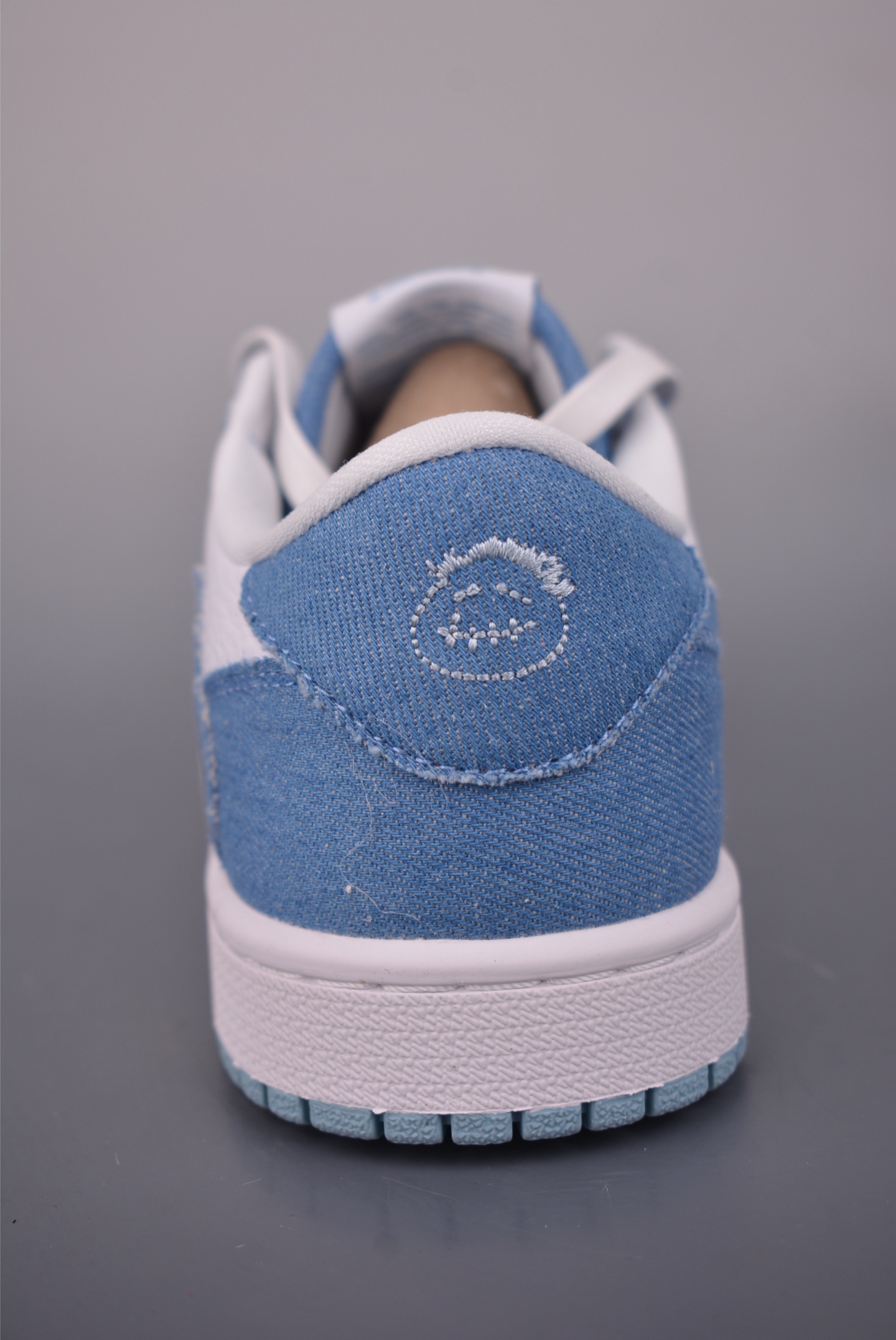 240 Fragment x Travis Scott x Air Jordan 1 Low 三方联名倒钩 全新的三方联名低帮倒钩鞋 IQ7604-104-Chinese UA Cheap High Quatity Brand Clothes Bags handbags Sneakers wholesale wholesaler seller from China Factory suppliers Fashion Clothing Shoes best Quality Beautiful Price 240 Fragment x Travis Scott x Air Jordan 1 Low 三方联名倒钩 全新的三方联名低帮倒钩鞋 IQ7604-104