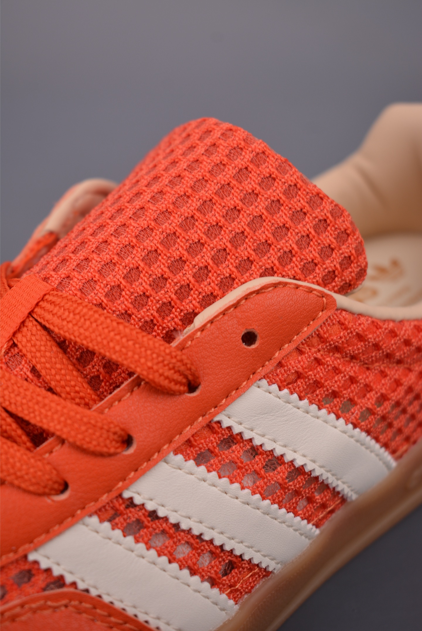 140 adidas Originals Gazelle INdoor 三叶草休闲防滑耐磨低帮板鞋 JQ0713-Chinese UA Cheap High Quatity Brand Clothes Bags handbags Sneakers wholesale wholesaler seller from China Factory suppliers Fashion Clothing Shoes best Quality Beautiful Price 140 adidas Originals Gazelle INdoor 三叶草休闲防滑耐磨低帮板鞋 JQ0713