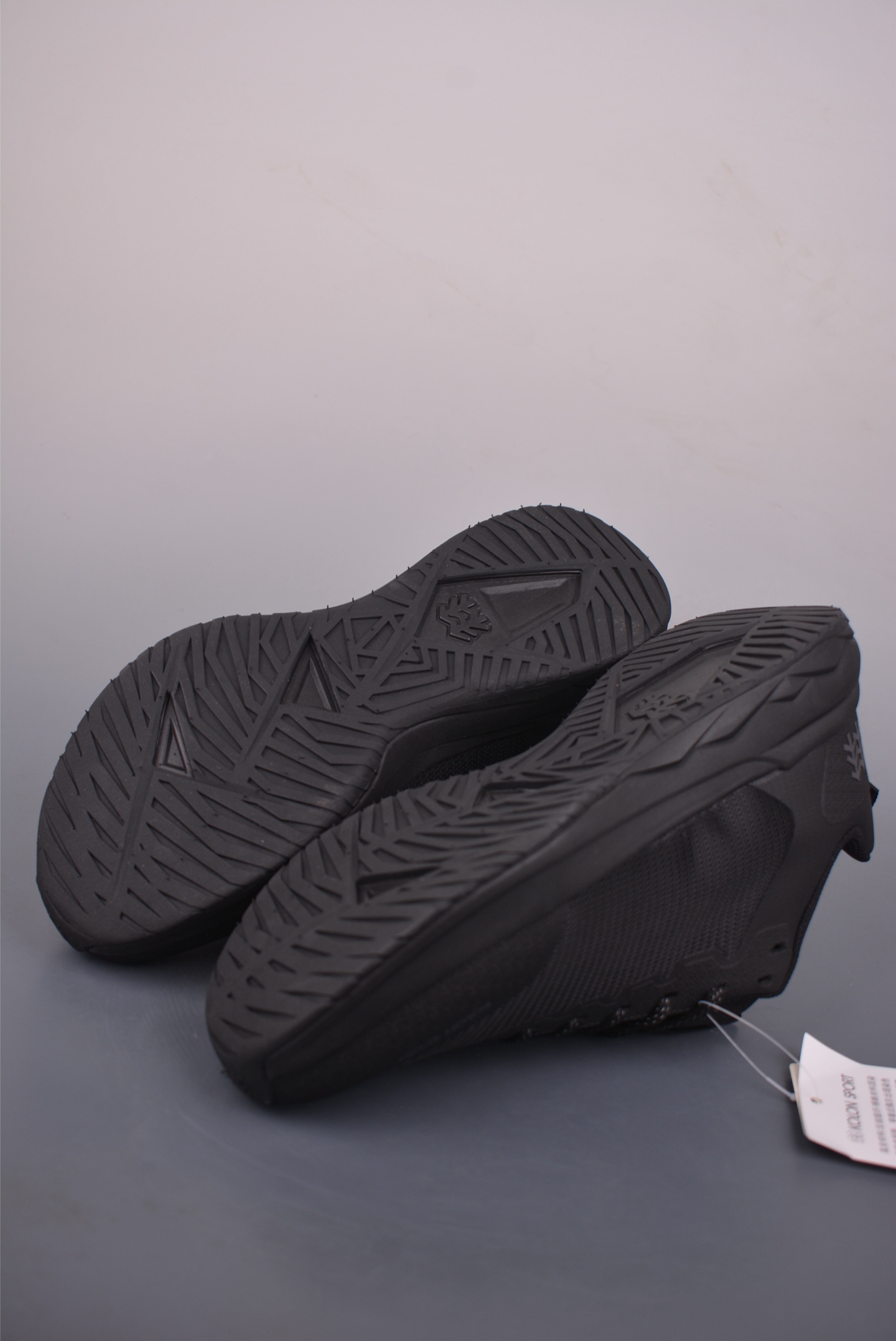 200 可隆 KOLON SPORT Element 舒适柔软 防水撑轻回弹 低帮徒步鞋 男款黑色 长距离越野徒步户外运动跑鞋 LHFC5AT418