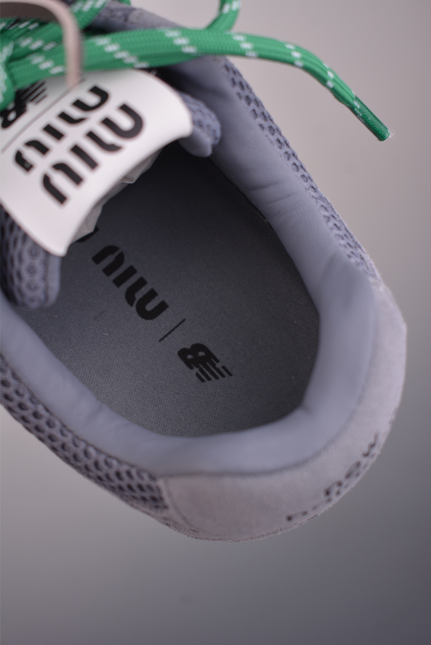 350 Miu Miu缪缪 x New Balance NB530 联名复古运动休闲阿甘德训鞋 ECAP523059B29-Chinese UA Cheap High Quatity Brand Clothes Bags handbags Sneakers wholesale wholesaler seller from China Factory suppliers Fashion Clothing Shoes best Quality Beautiful Price 350 Miu Miu缪缪 x New Balance NB530 联名复古运动休闲阿甘德训鞋 ECAP523059B29