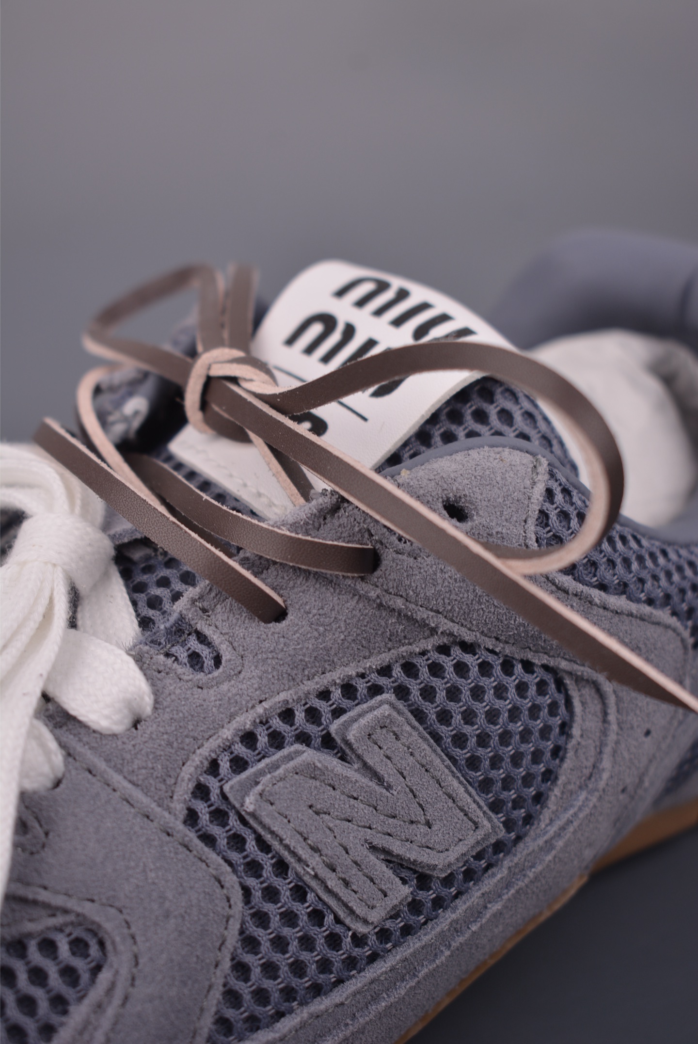 350 Miu Miu缪缪 x New Balance NB530 联名复古运动休闲阿甘德训鞋 ECAP523059B29-Chinese UA Cheap High Quatity Brand Clothes Bags handbags Sneakers wholesale wholesaler seller from China Factory suppliers Fashion Clothing Shoes best Quality Beautiful Price 350 Miu Miu缪缪 x New Balance NB530 联名复古运动休闲阿甘德训鞋 ECAP523059B29