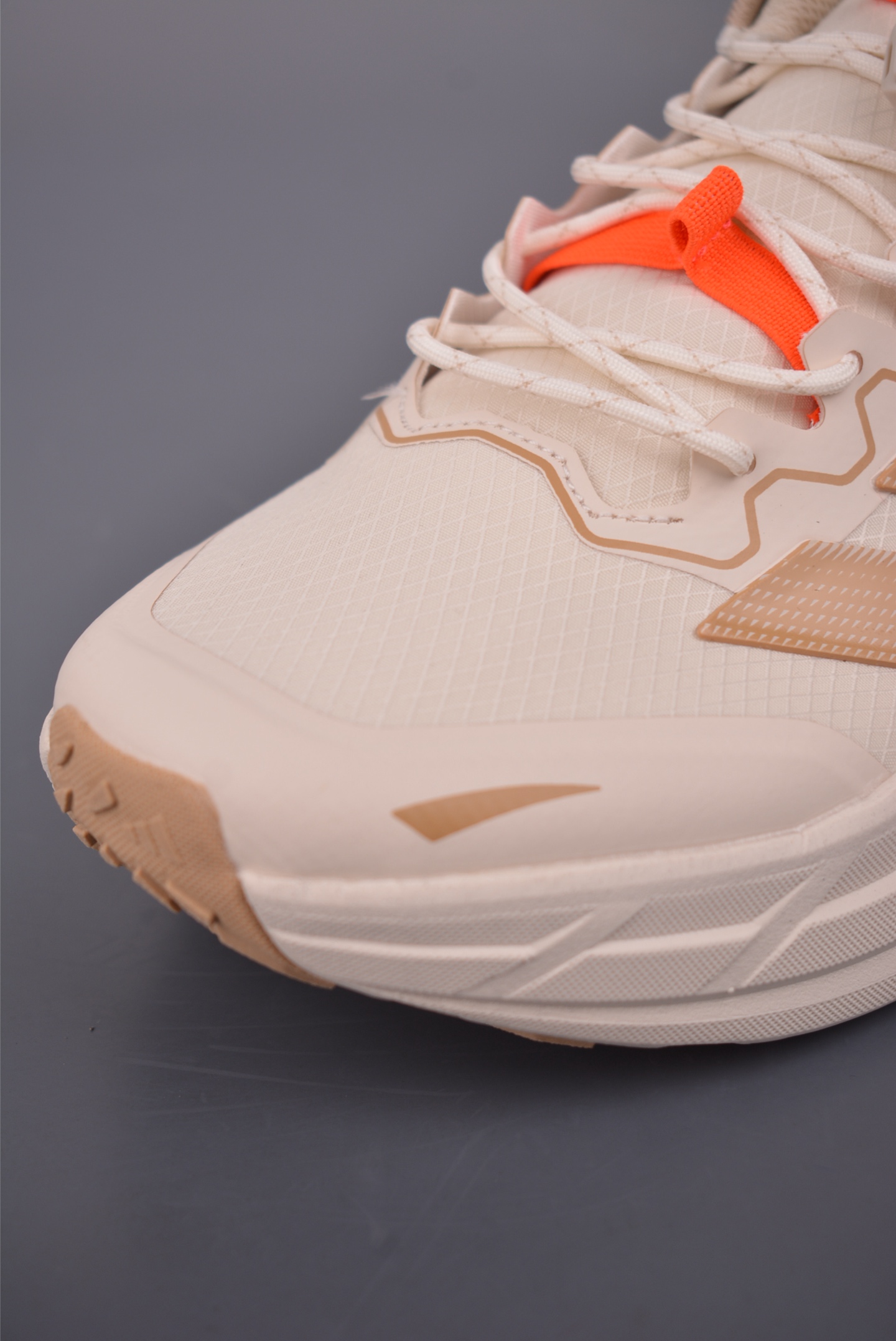 180 adidas TERREX FREEHIKER LT 硬核的薄底徒步鞋 KK4571