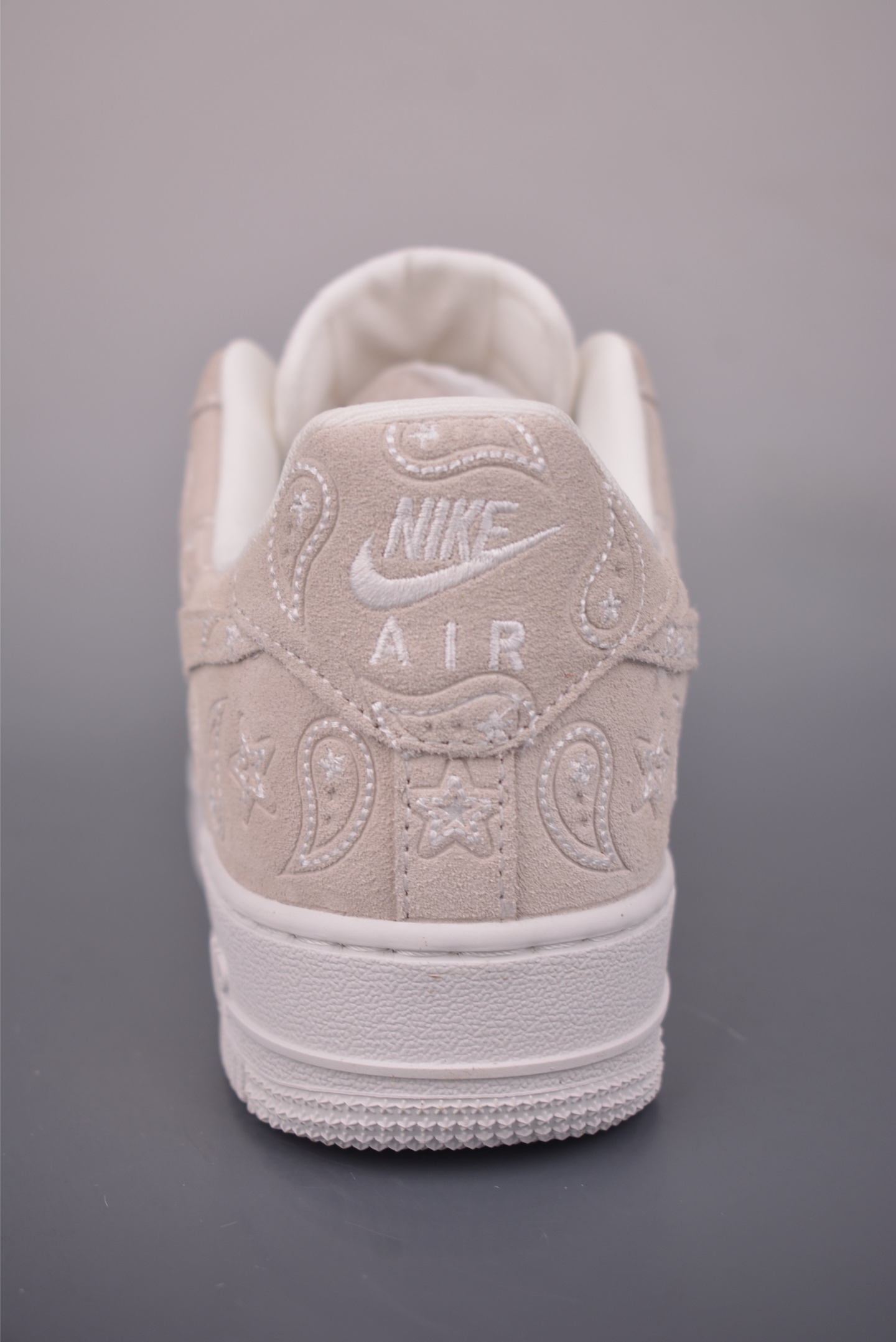 Nike Air Force 1 Low 佩斯利花纹 IU2363-100-Top High Quatity Cheap Sneakers Fashion Clothing Clothes Bags handbags Shoes of all Brand wholesale With The best Quality And Beautiful Price from China Factory Chinese suppliers wholesaler seller Nike Air Force 1 Low 佩斯利花纹 IU2363-100