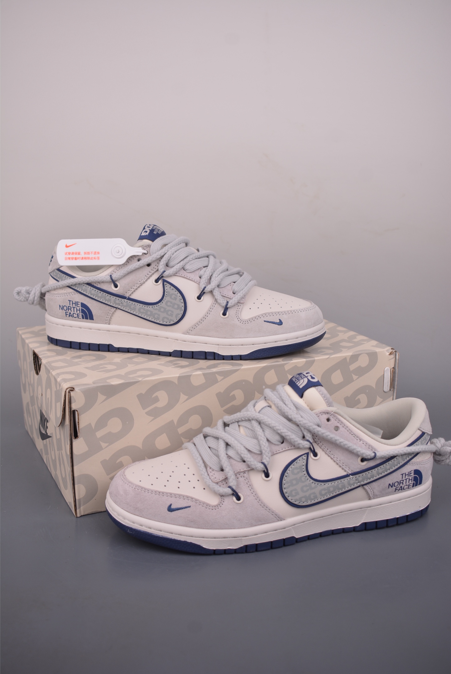 300 Nike SB Dunk Low 北面联名 解构绑带 XX2025-311-Chinese UA Cheap High Quatity Brand Clothes Bags handbags Sneakers wholesale wholesaler seller from China Factory suppliers Fashion Clothing Shoes best Quality Beautiful Price 300 Nike SB Dunk Low 北面联名 解构绑带 XX2025-311