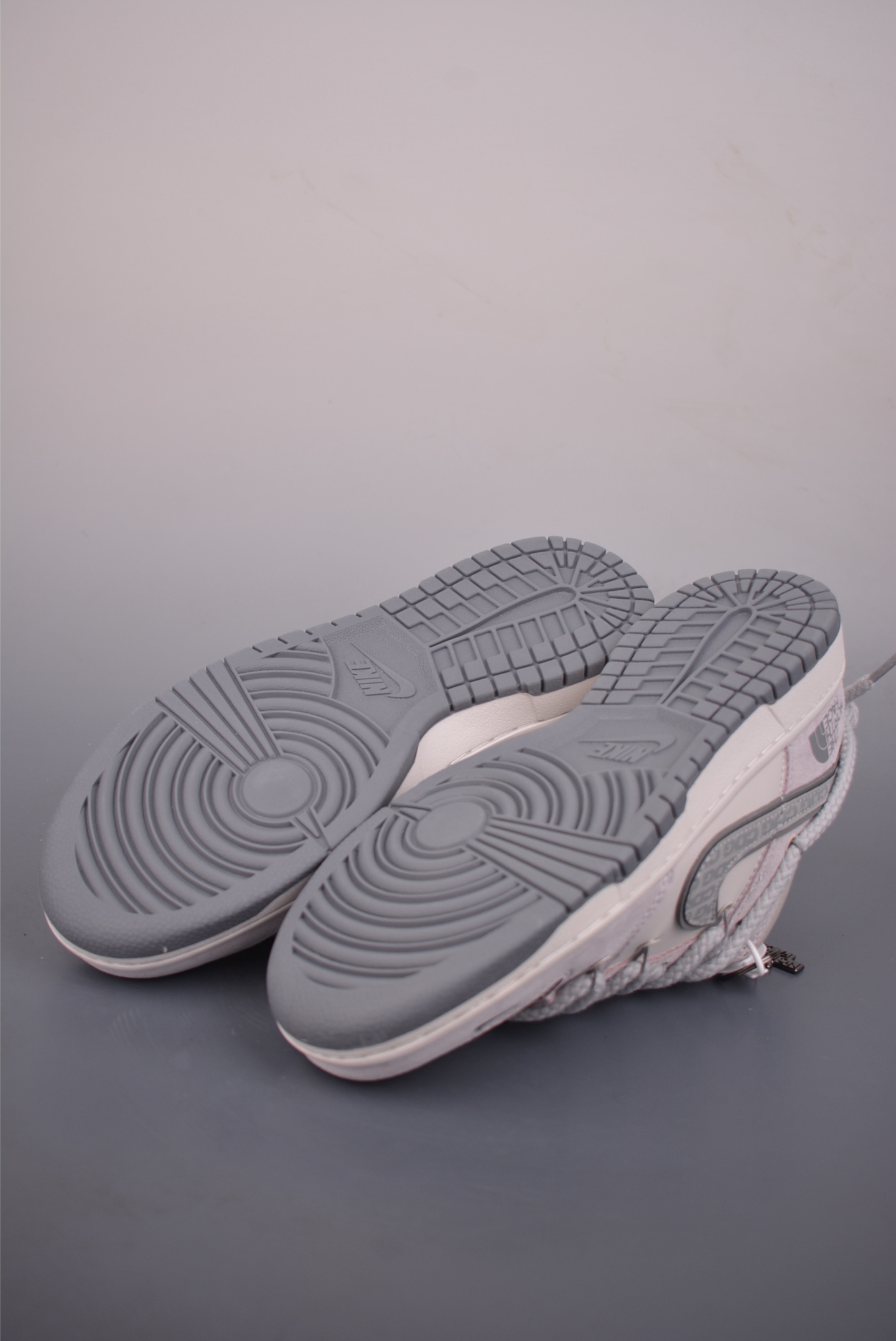 300 Nike SB Dunk Low 北面联名 解构绑带 XX2025-327-Chinese UA Cheap High Quatity Brand Clothes Bags handbags Sneakers wholesale wholesaler seller from China Factory suppliers Fashion Clothing Shoes best Quality Beautiful Price 300 Nike SB Dunk Low 北面联名 解构绑带 XX2025-327