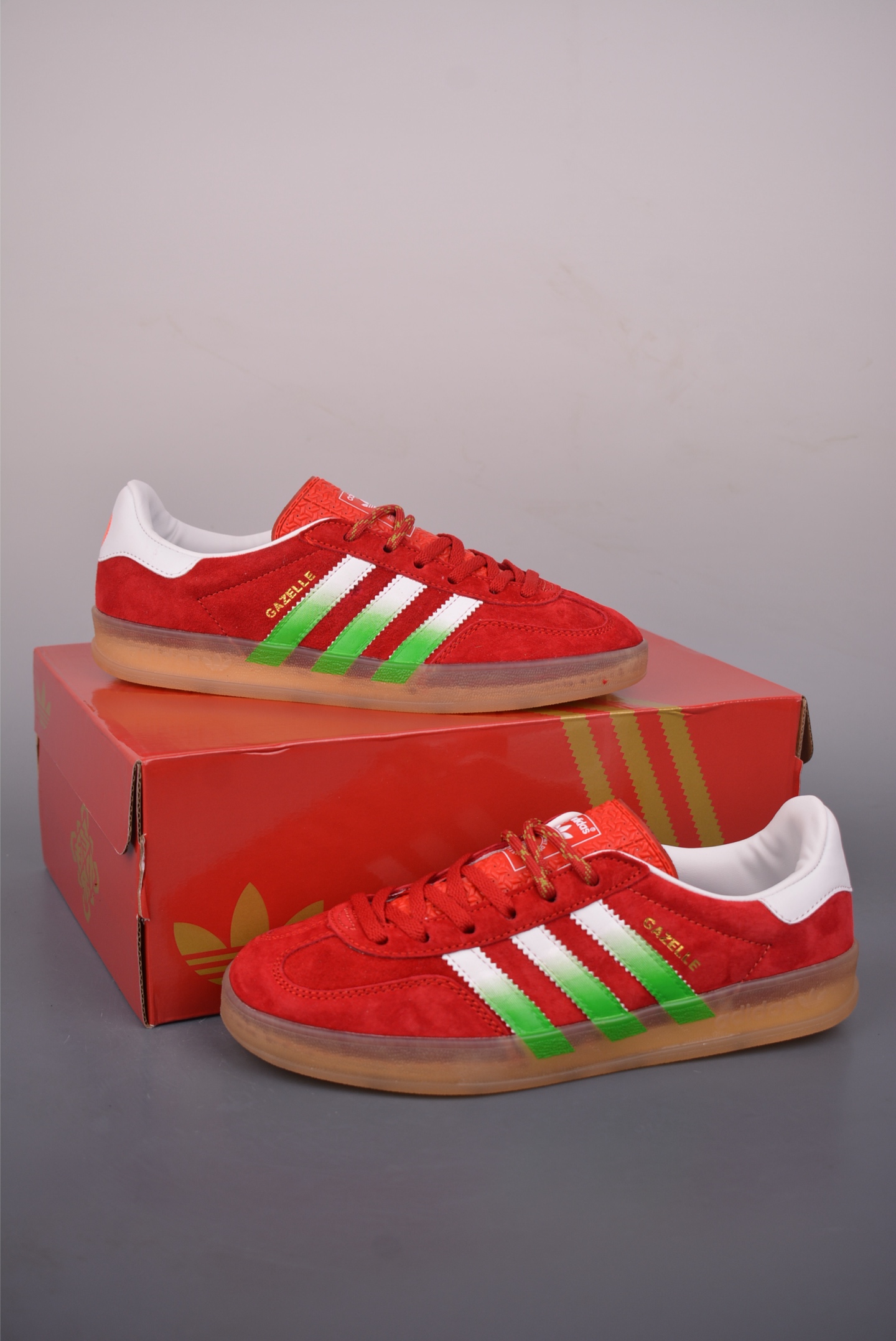 140 adidas Originals Gazelle INdoor 三叶草休闲防滑耐磨低帮板鞋 IE1051