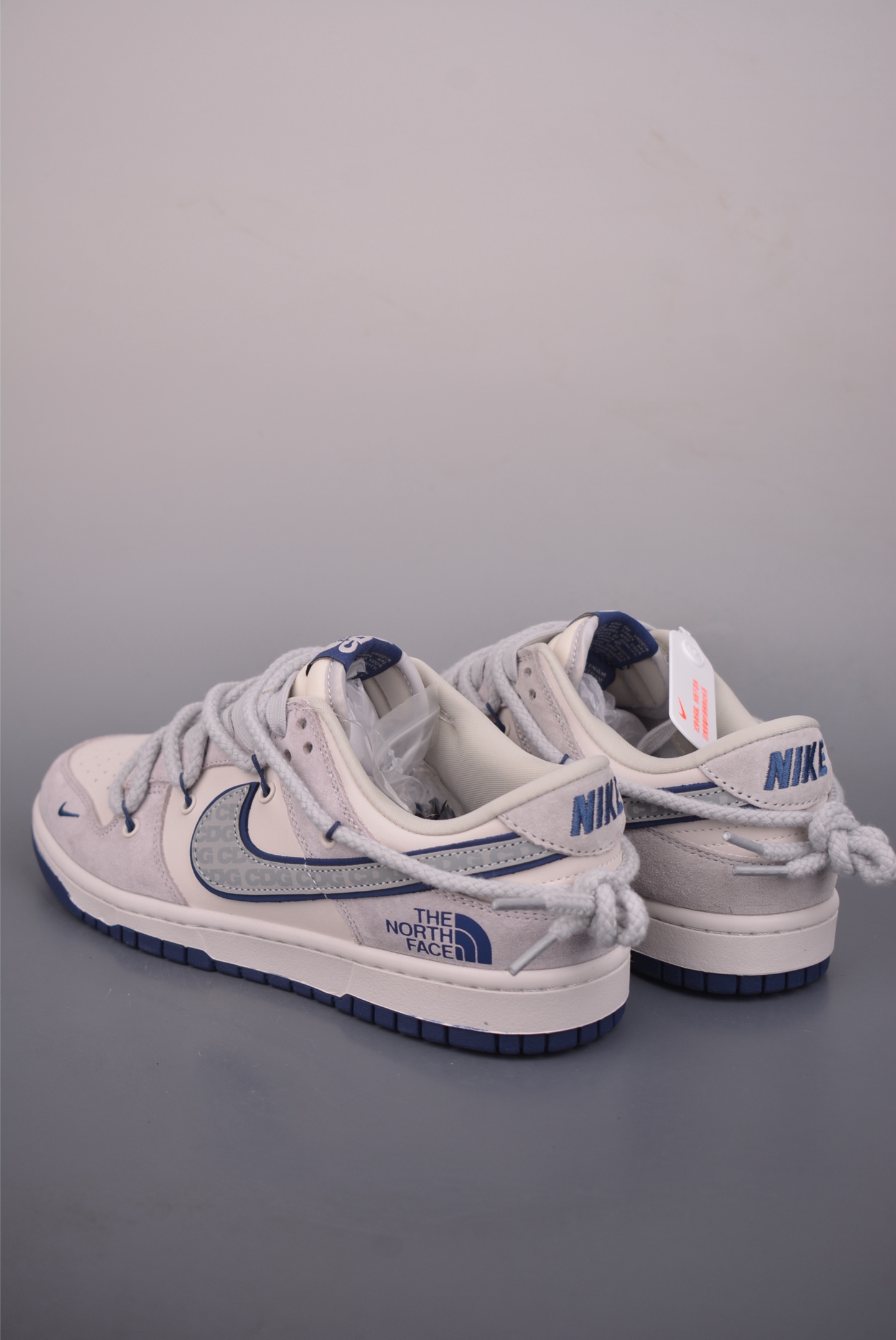 300 Nike SB Dunk Low 北面联名 解构绑带 XX2025-311-Chinese UA Cheap High Quatity Brand Clothes Bags handbags Sneakers wholesale wholesaler seller from China Factory suppliers Fashion Clothing Shoes best Quality Beautiful Price 300 Nike SB Dunk Low 北面联名 解构绑带 XX2025-311