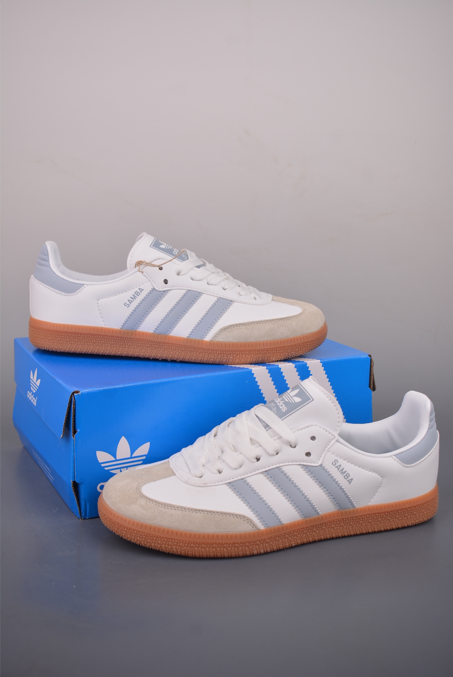 140 Adidas三叶草SAMBA 休闲板鞋 IE0877