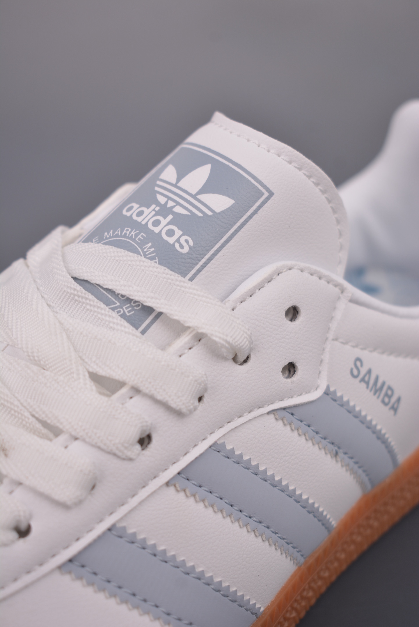 140 Adidas三叶草SAMBA 休闲板鞋 IE0877