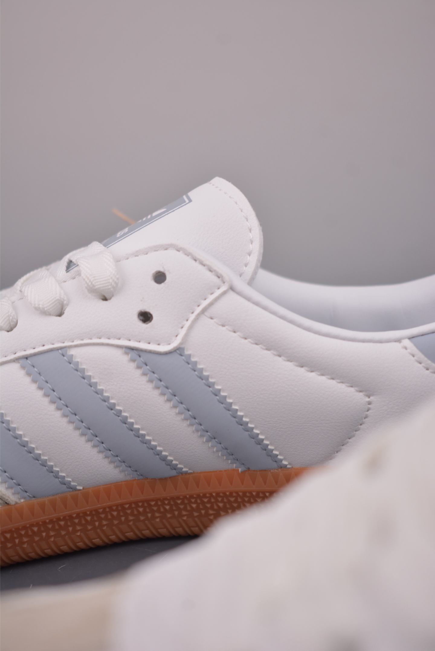 140 Adidas三叶草SAMBA 休闲板鞋 IE0877