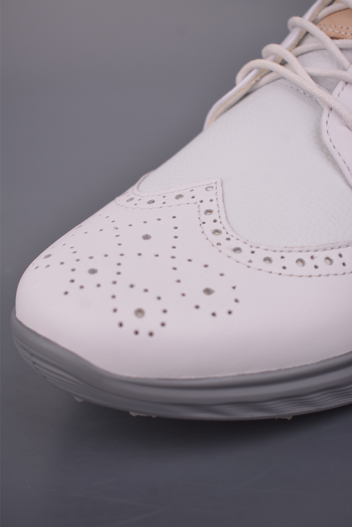 ECCO爱步男鞋小黑鞋小白鞋 舒适透气真皮板鞋 102704-High Quatity Cheap Brand wholesale wholesaler seller Clothes Bags handbags Sneakers Top Fashion Clothing Shoes from China Factory Chinese suppliers best Quality Beautiful Price ECCO爱步男鞋小黑鞋小白鞋 舒适透气真皮板鞋 102704