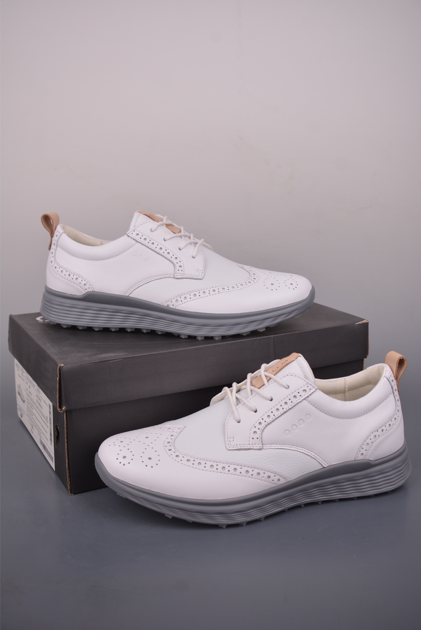 ECCO爱步男鞋小黑鞋小白鞋 舒适透气真皮板鞋 102704-High Quatity Cheap Brand wholesale wholesaler seller Clothes Bags handbags Sneakers Top Fashion Clothing Shoes from China Factory Chinese suppliers best Quality Beautiful Price ECCO爱步男鞋小黑鞋小白鞋 舒适透气真皮板鞋 102704