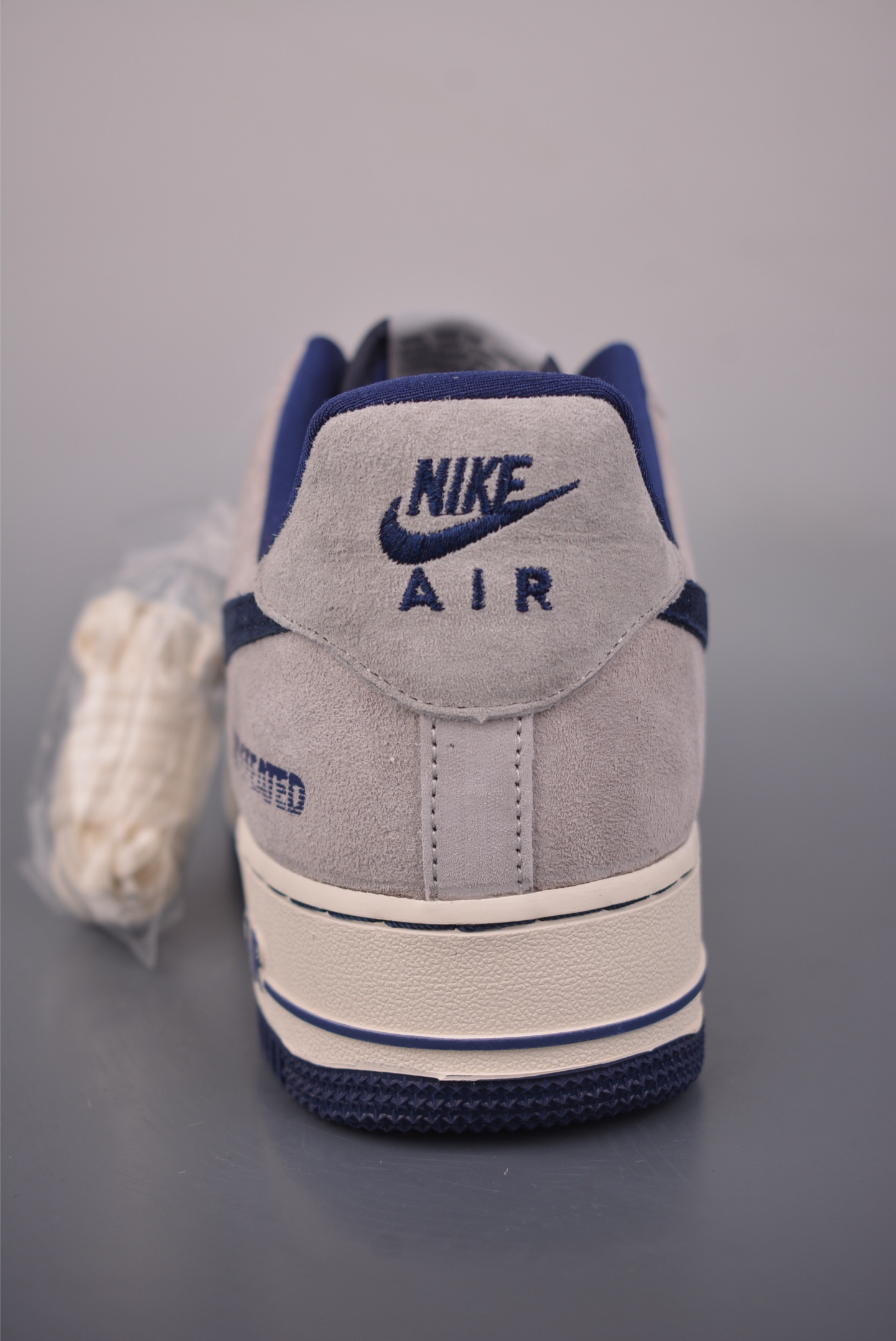 Nike Air Force 1 Low UN联名 FV3694-113