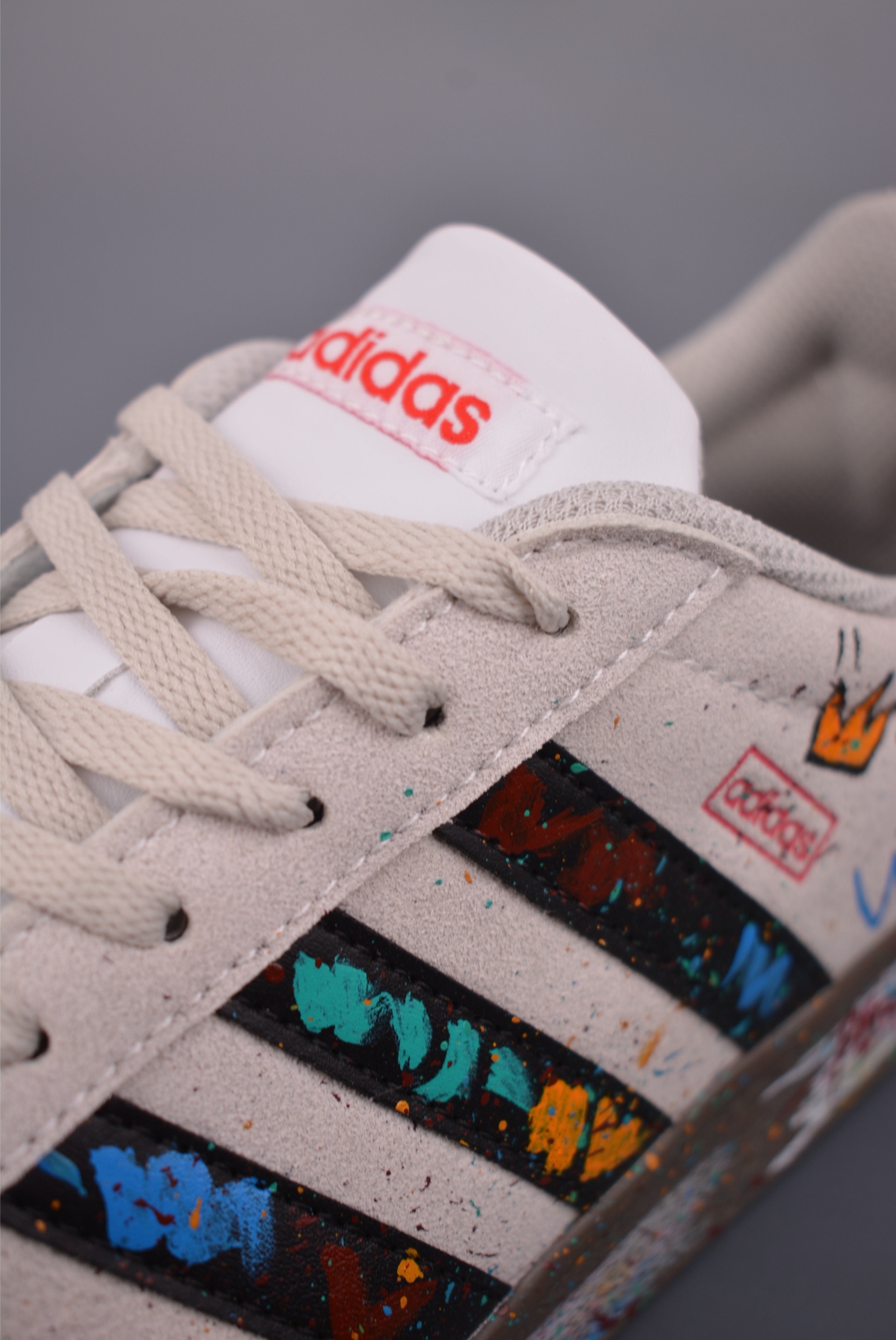 adidas VI Court CLASSIC 三叶草休闲复古运动板鞋 HQ1802