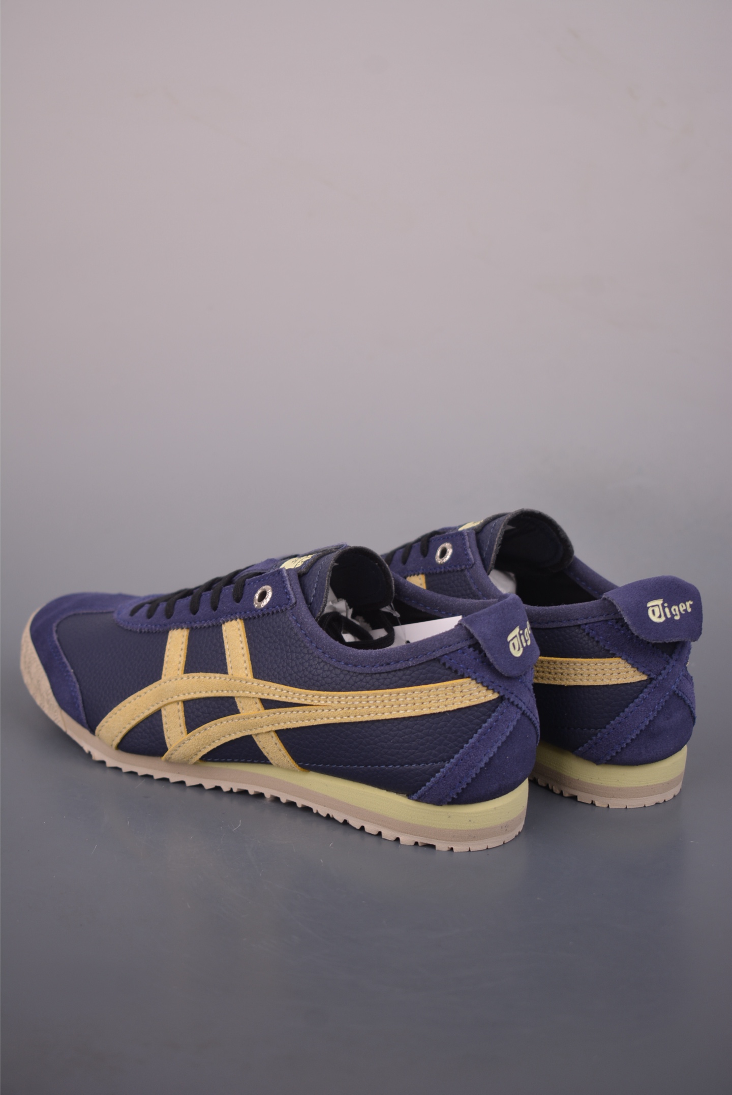 Asics鬼冢虎 MEXICO 66 NM 做工精赞 1183C015