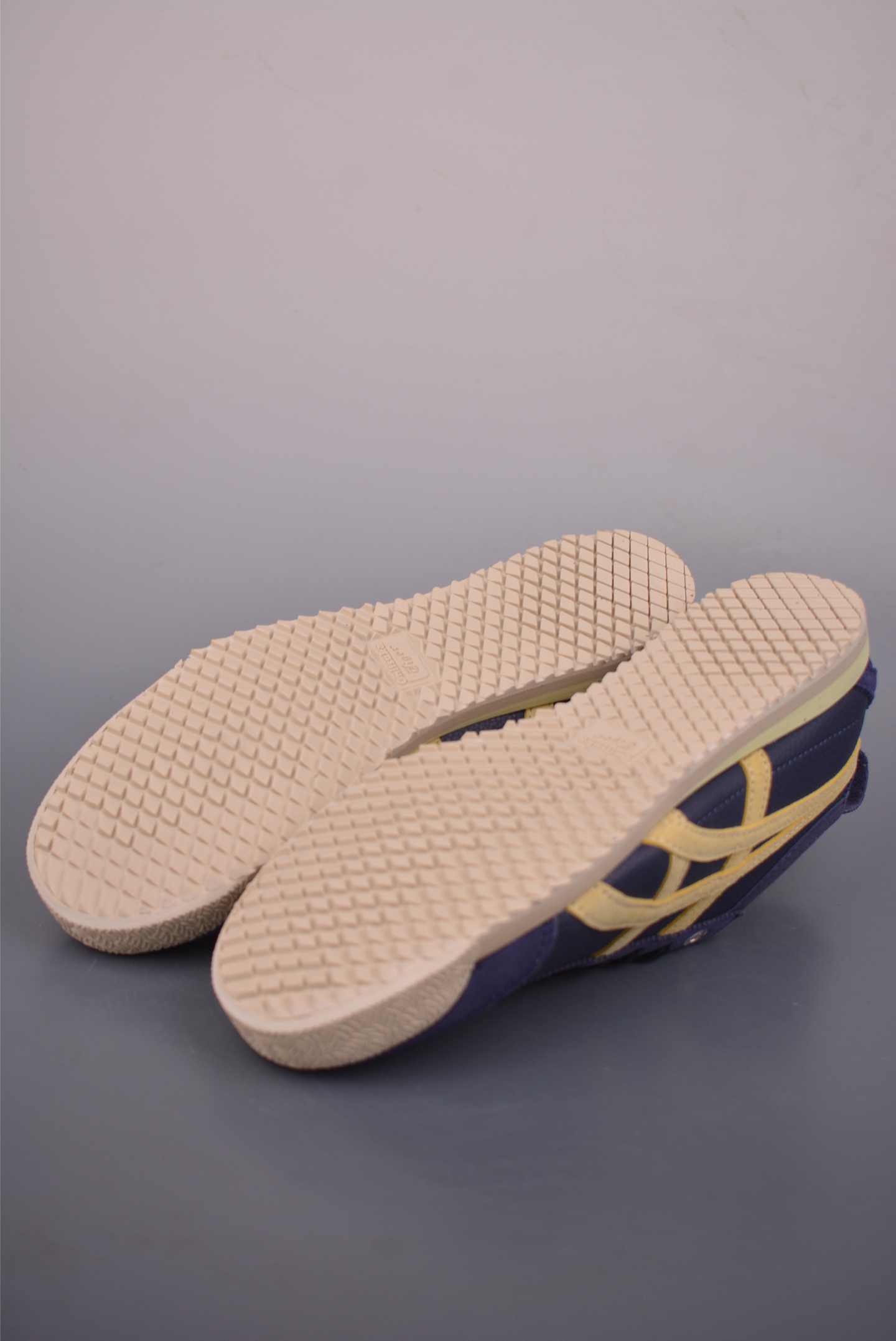Asics鬼冢虎 MEXICO 66 NM 做工精赞 1183C015