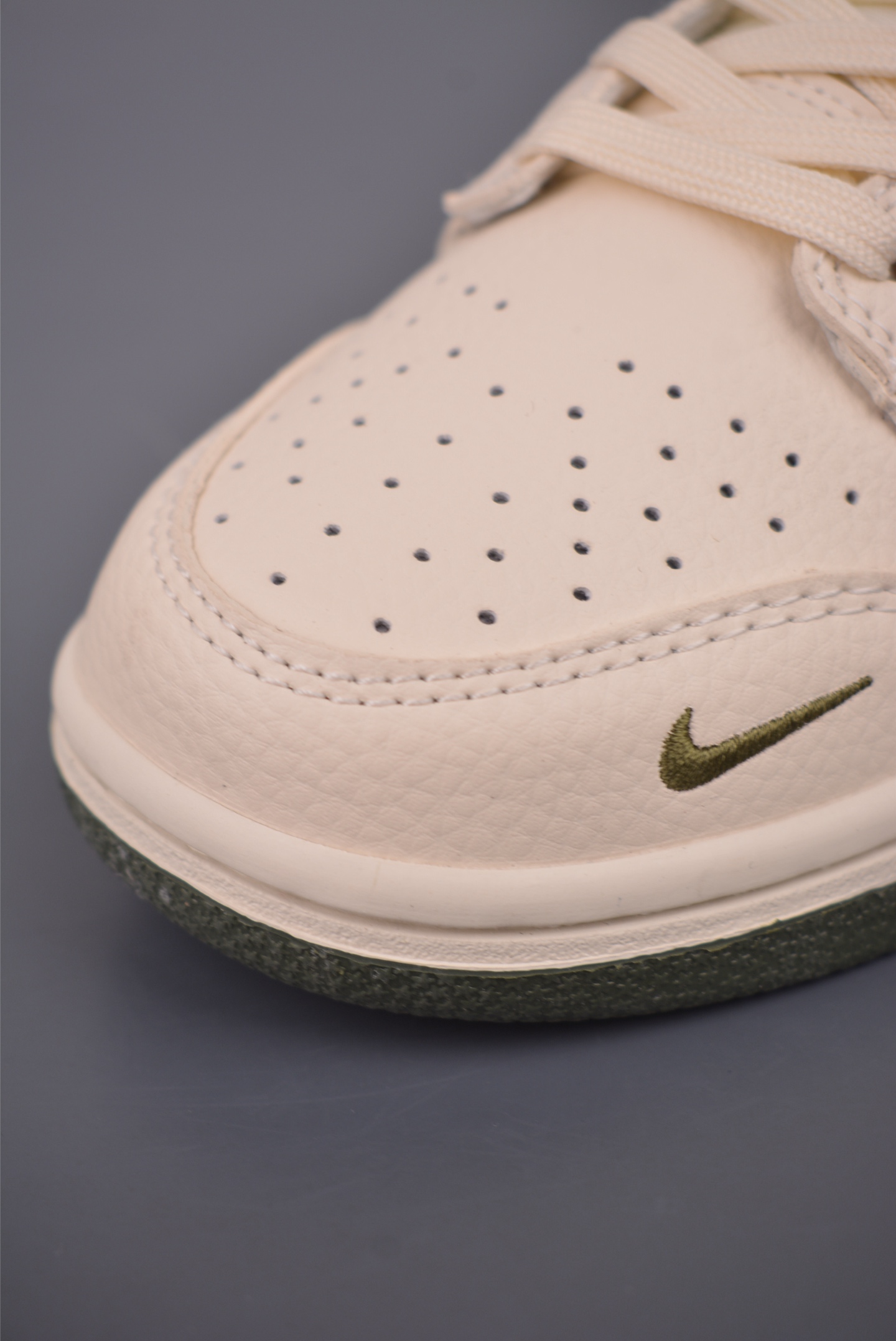 Nike SB Dunk Low 哭脸联名 TX1688-024