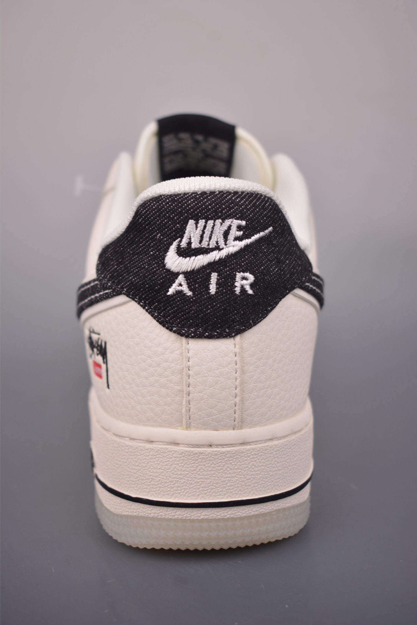 Nike Air Force 1 Low 斯图西联名 DN9688-105