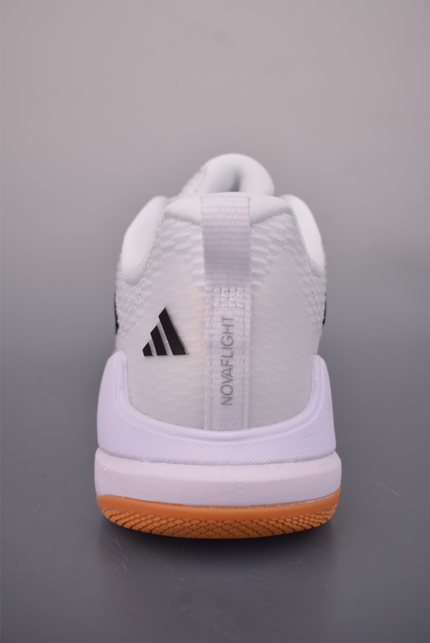 Adidas Novaflight 2 阿迪达斯 简约舒适 防滑耐磨 低帮训练鞋 ID3667