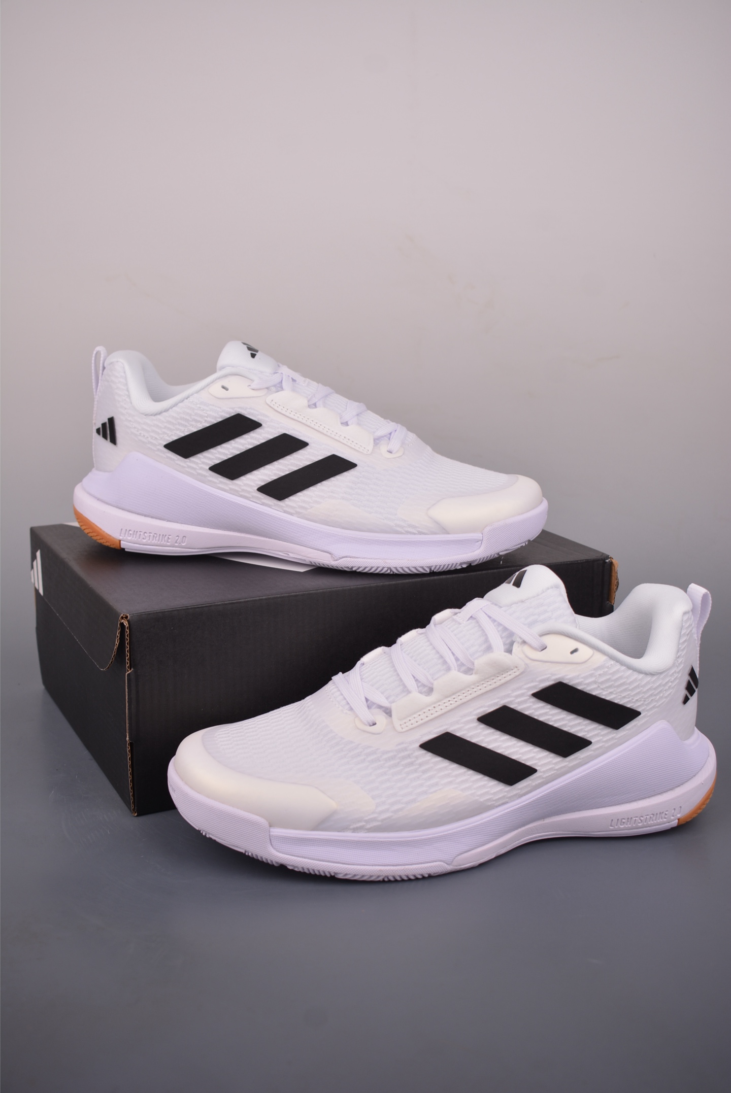 Adidas Novaflight 2 阿迪达斯 简约舒适 防滑耐磨 低帮训练鞋 ID3667