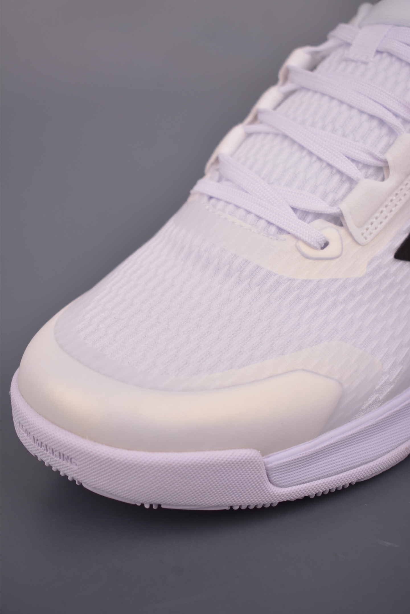 Adidas Novaflight 2 阿迪达斯 简约舒适 防滑耐磨 低帮训练鞋 ID3667
