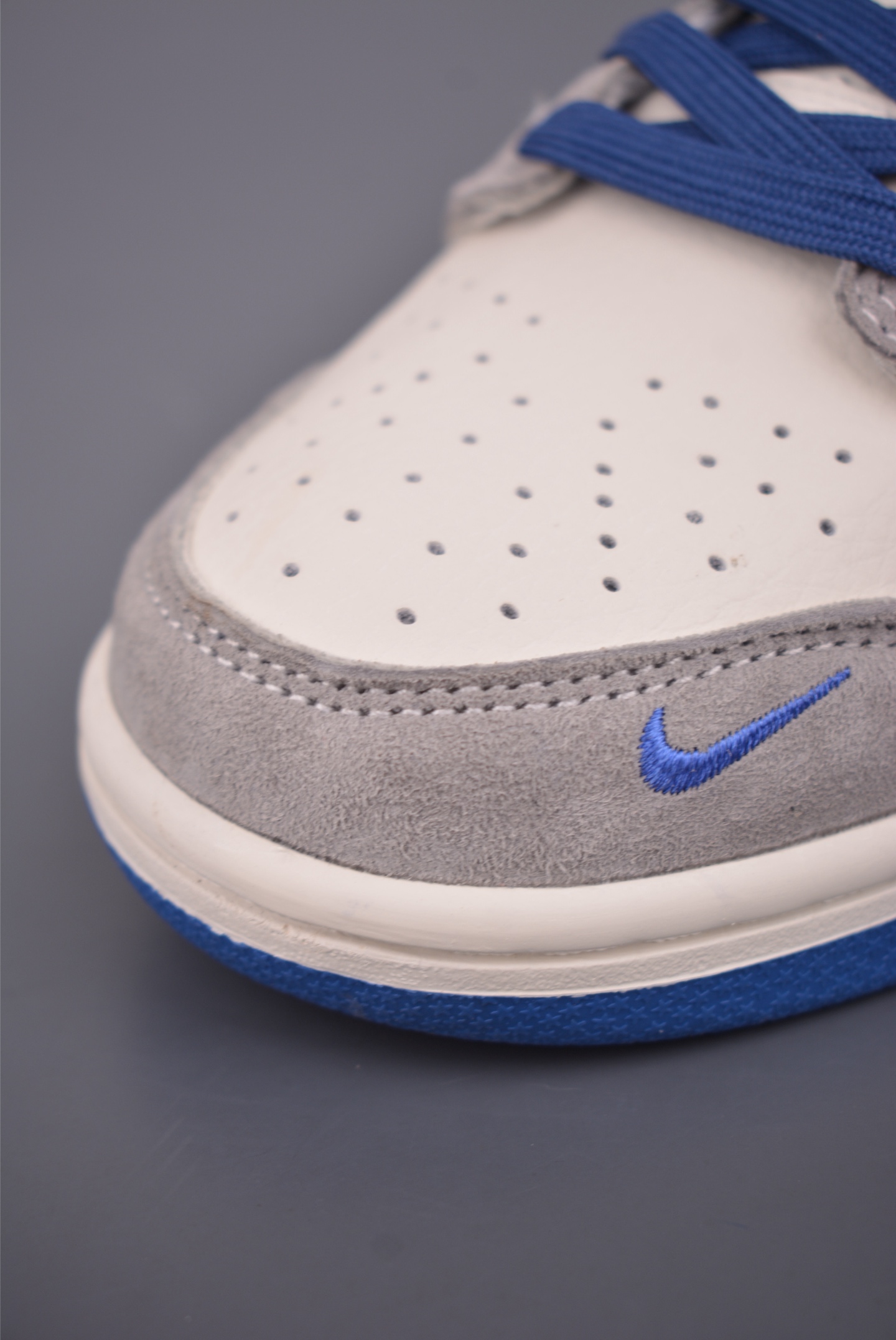 Nike SB Dunk Low Just doit联名 XZ5899-105-High Quatity Cheap Brand wholesale wholesaler seller Clothes Bags handbags Sneakers Top Fashion Clothing Shoes from China Factory Chinese suppliers best Quality Beautiful Price Nike SB Dunk Low Just doit联名 XZ5899-105