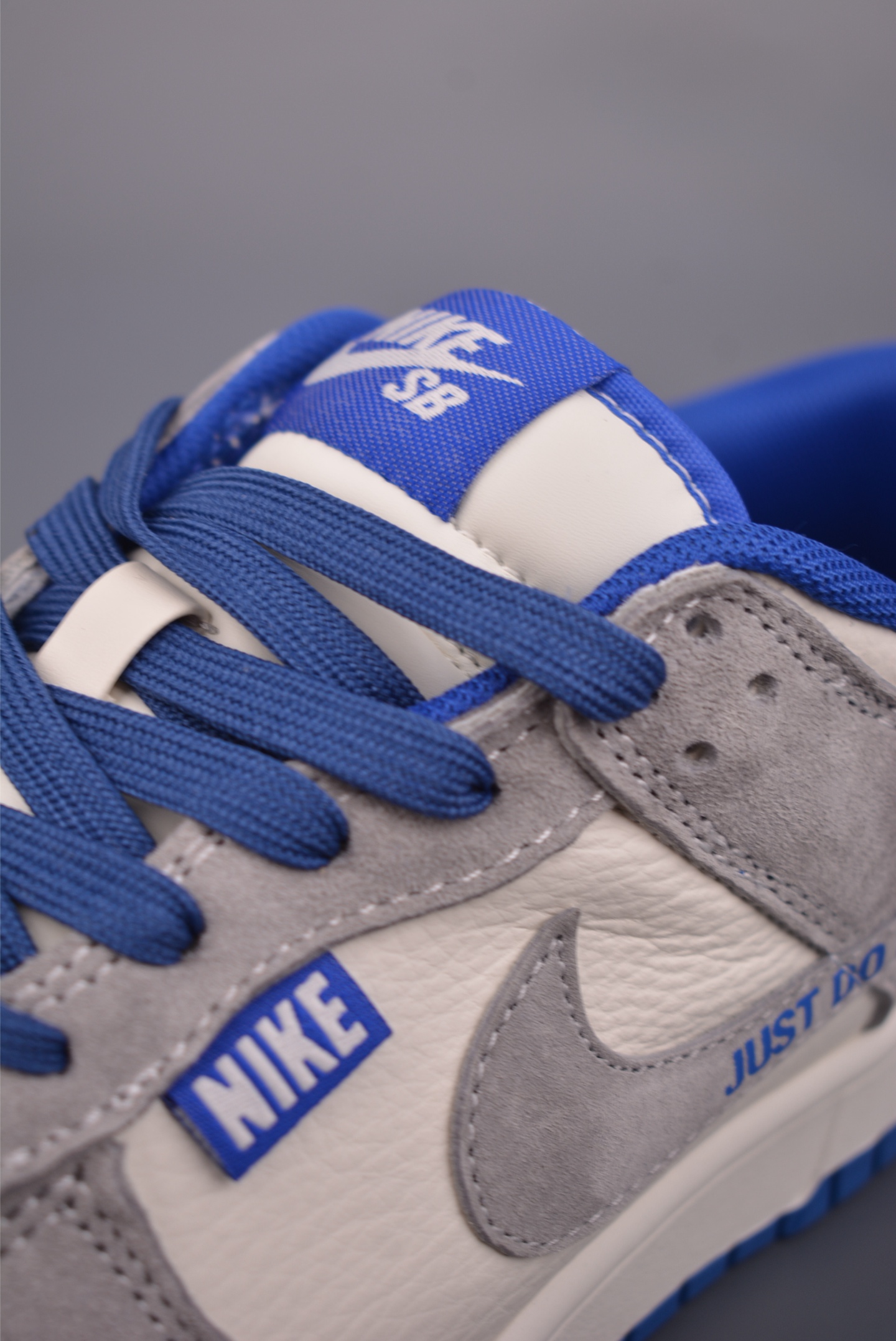 Nike SB Dunk Low Just doit联名 XZ5899-105-High Quatity Cheap Brand wholesale wholesaler seller Clothes Bags handbags Sneakers Top Fashion Clothing Shoes from China Factory Chinese suppliers best Quality Beautiful Price Nike SB Dunk Low Just doit联名 XZ5899-105