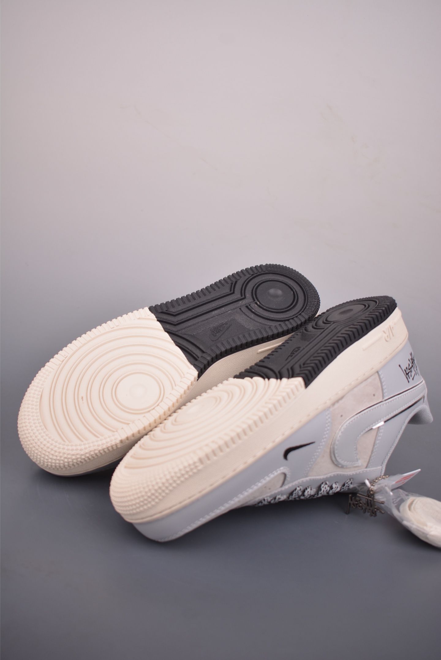 Nike Air Force 1 Low 斯图西联名 DN1688-818
