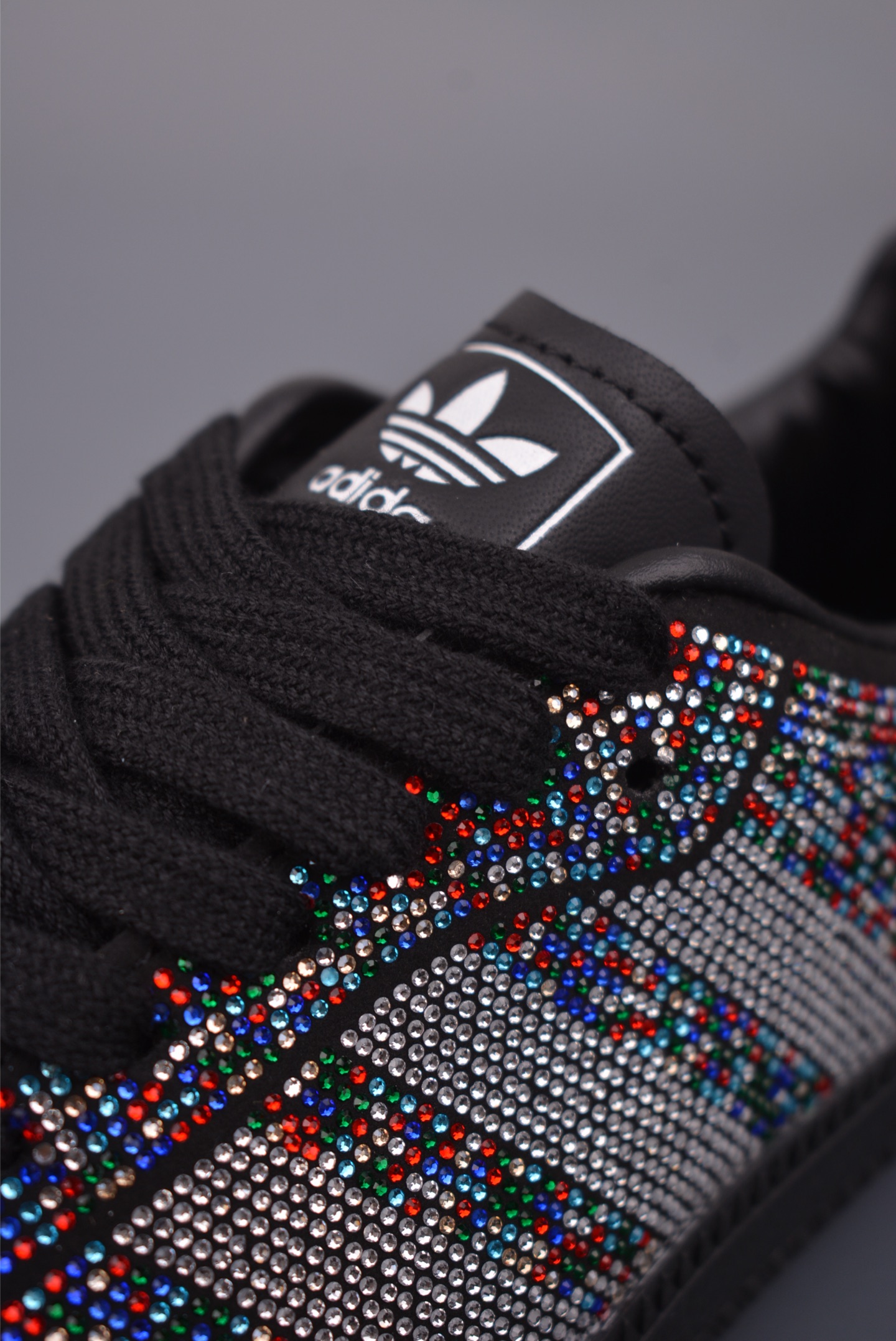 Adidas三叶草SAMBA 满钻 休闲板鞋 KJ2510-High Quatity Cheap Brand wholesale wholesaler seller Clothes Bags handbags Sneakers Top Fashion Clothing Shoes from China Factory Chinese suppliers best Quality Beautiful Price Adidas三叶草SAMBA 满钻 休闲板鞋 KJ2510