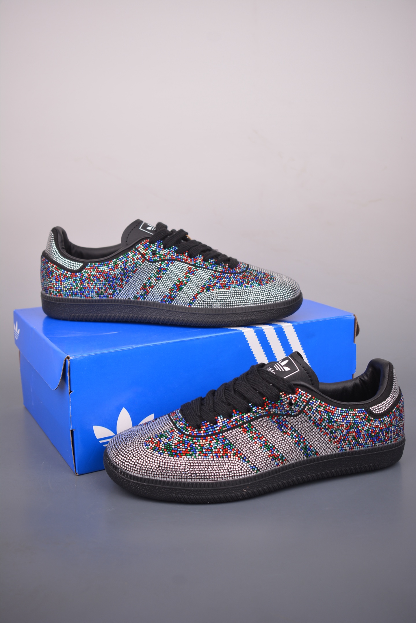 Adidas三叶草SAMBA 满钻 休闲板鞋 KJ2510-High Quatity Cheap Brand wholesale wholesaler seller Clothes Bags handbags Sneakers Top Fashion Clothing Shoes from China Factory Chinese suppliers best Quality Beautiful Price Adidas三叶草SAMBA 满钻 休闲板鞋 KJ2510