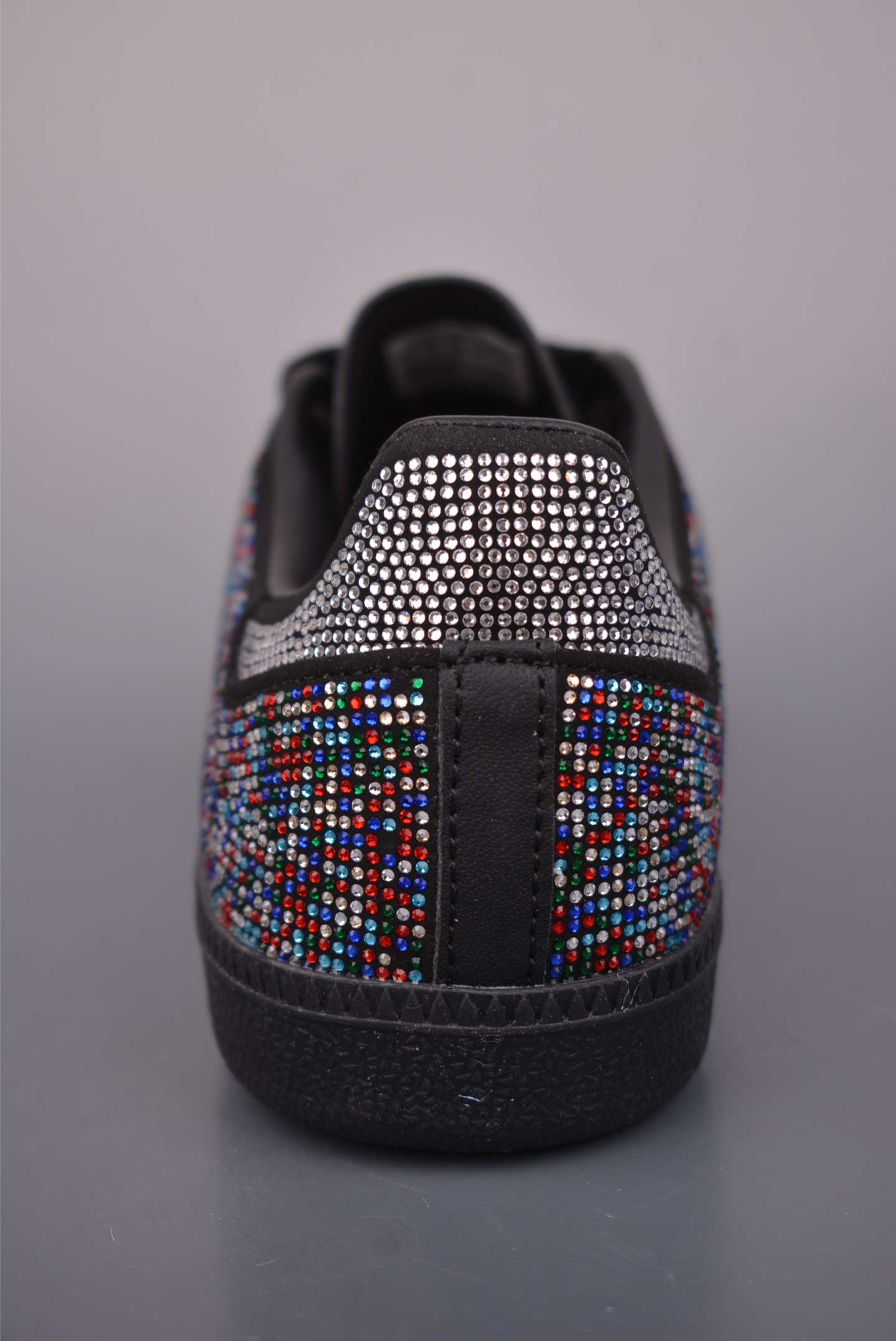 Adidas三叶草SAMBA 满钻 休闲板鞋 KJ2510-High Quatity Cheap Brand wholesale wholesaler seller Clothes Bags handbags Sneakers Top Fashion Clothing Shoes from China Factory Chinese suppliers best Quality Beautiful Price Adidas三叶草SAMBA 满钻 休闲板鞋 KJ2510